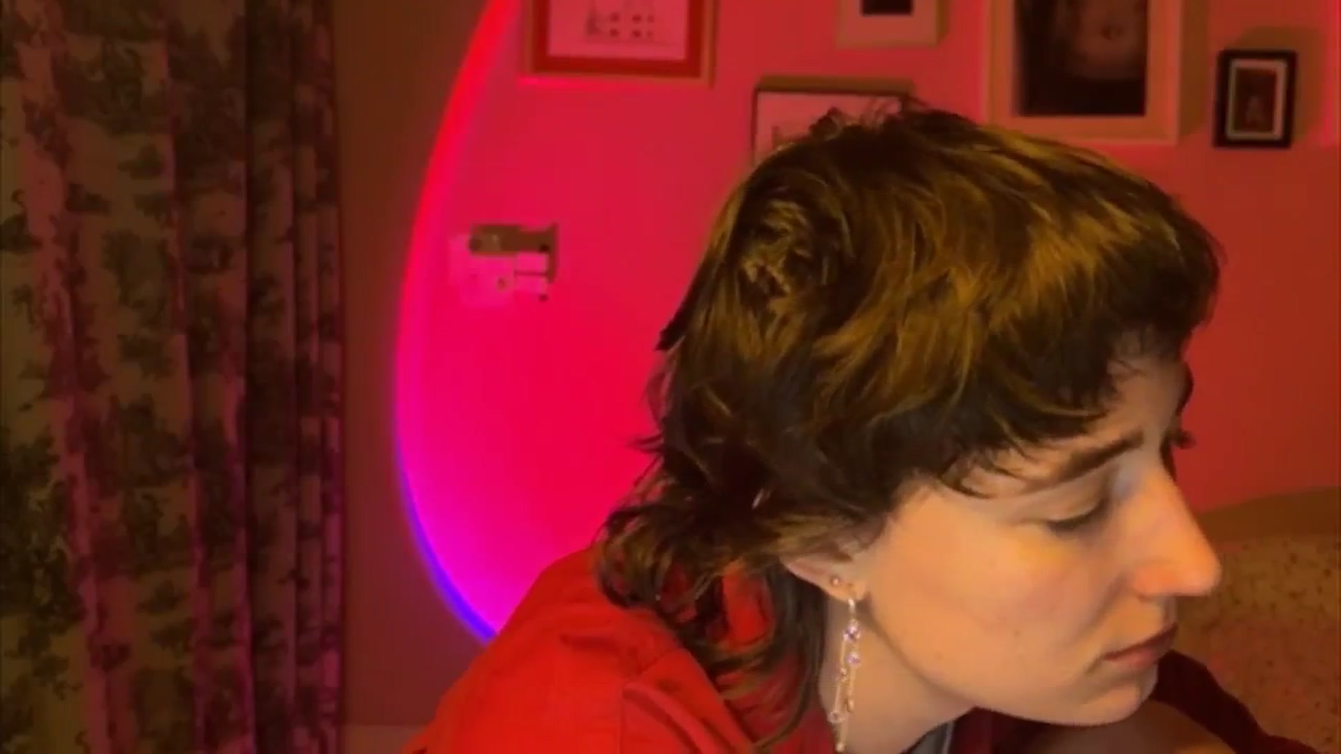 Gallery image thumbnail from LoooneyTunes's myfreecams stream on, 05/16/2025, 22:00 image 6 of 20