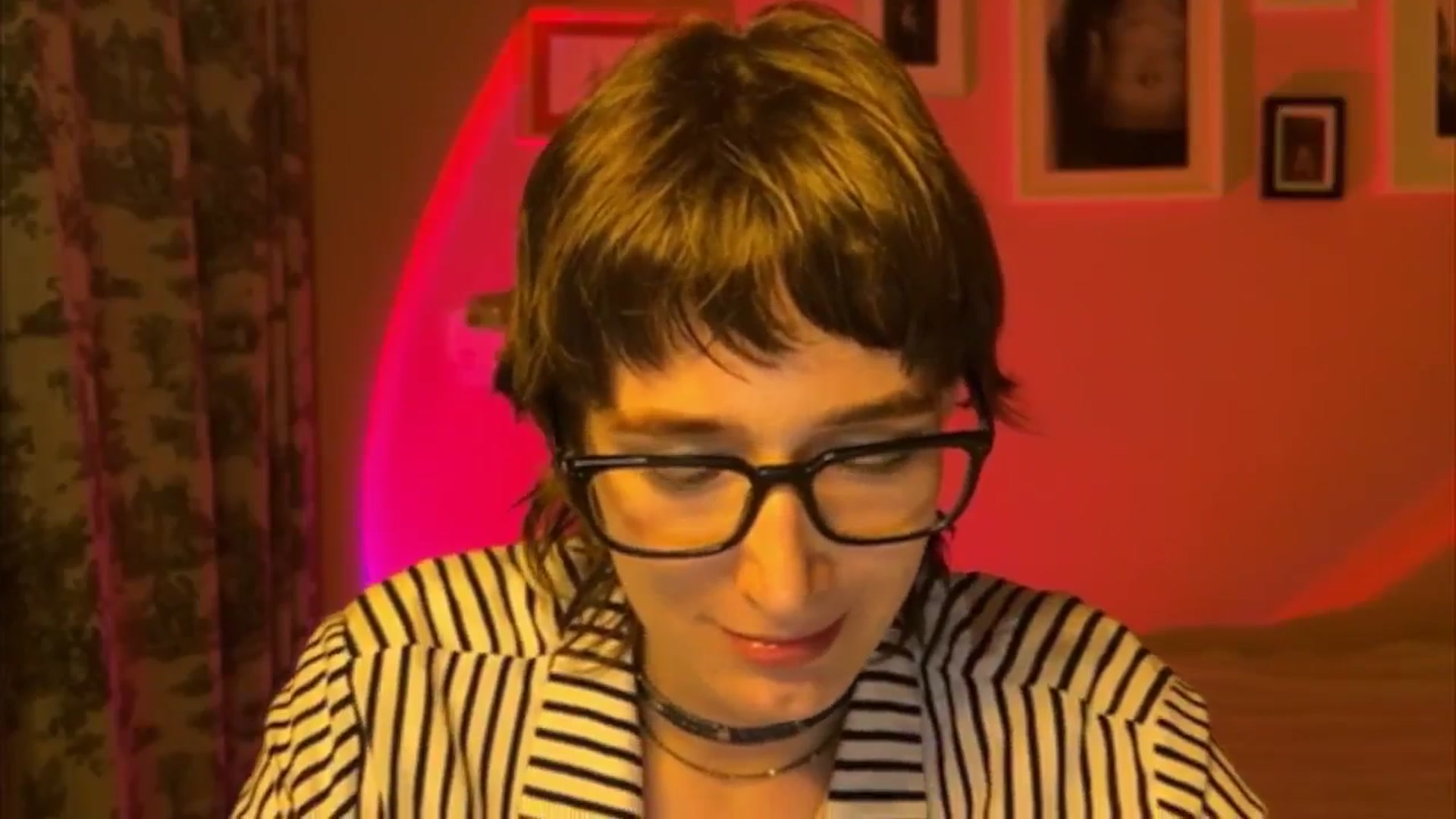 Gallery image thumbnail from LoooneyTunes's myfreecams stream on, 05/17/2025, 21:34 image 16 of 20