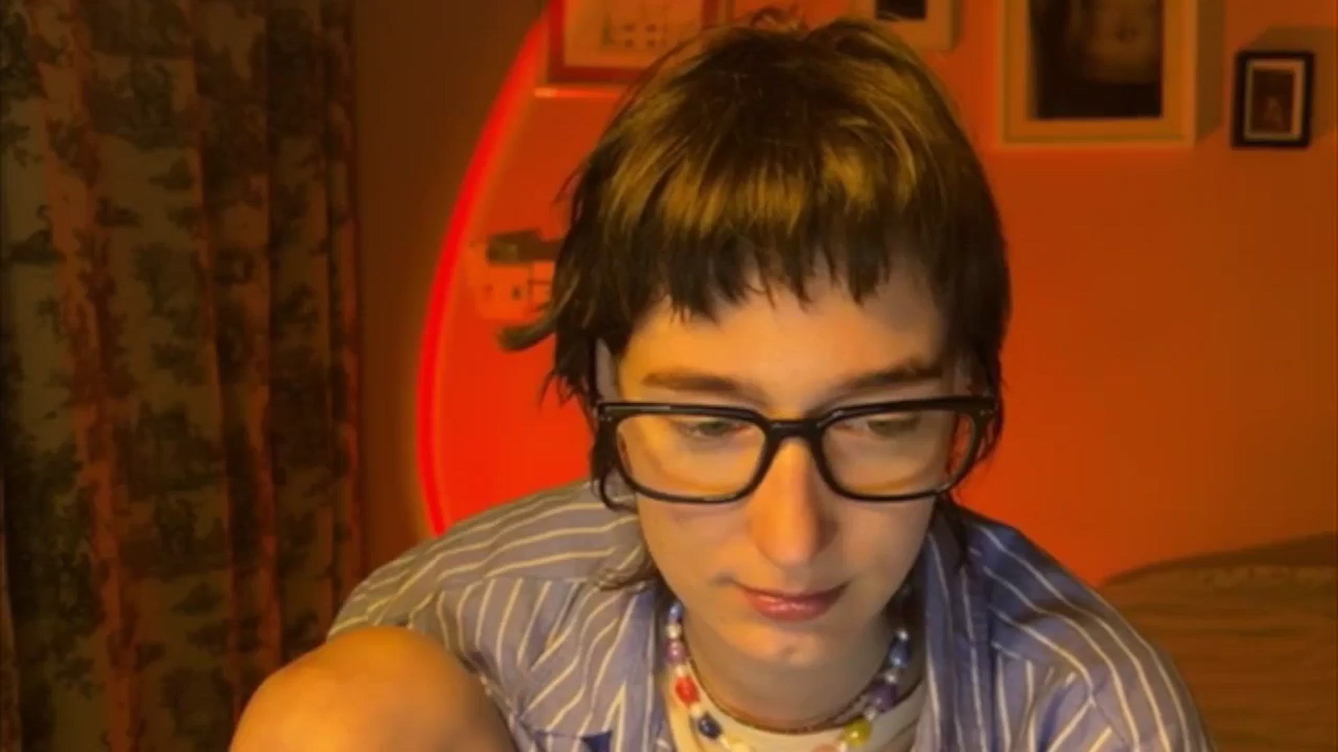 Gallery image thumbnail from LoooneyTunes's myfreecams stream on, 05/18/2025, 20:22 image 19 of 20