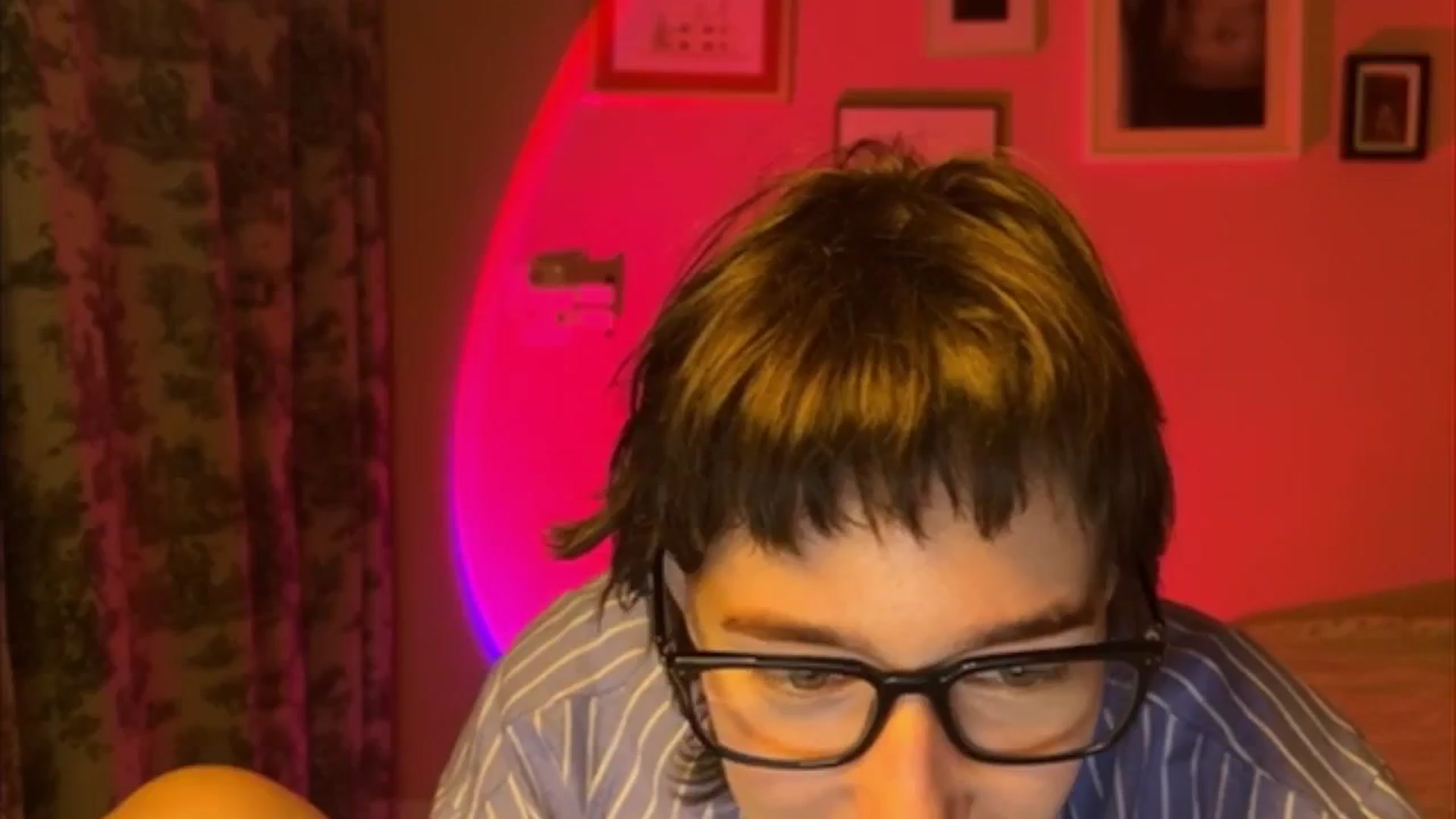 Gallery image thumbnail from LoooneyTunes's myfreecams stream on, 05/18/2025, 20:22 image 14 of 20