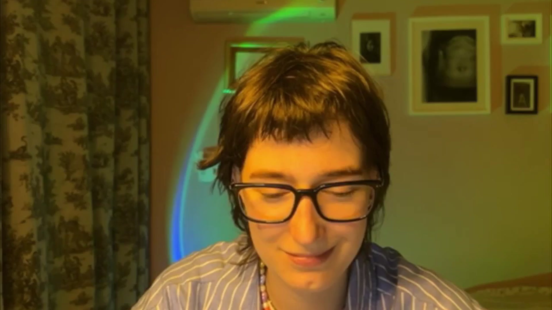 Gallery image thumbnail from LoooneyTunes's myfreecams stream on, 05/18/2025, 20:22 image 4 of 20