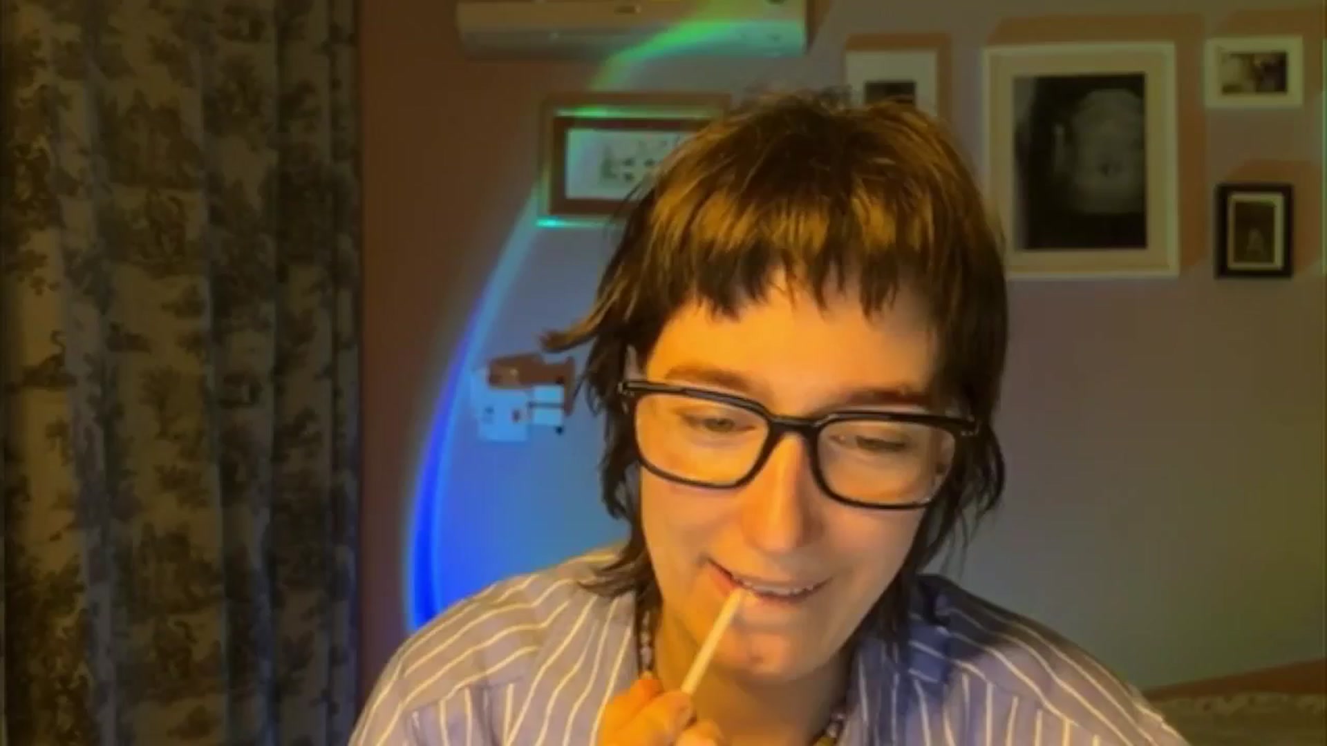 Gallery image thumbnail from LoooneyTunes's myfreecams stream on, 05/18/2025, 20:22 image 10 of 20
