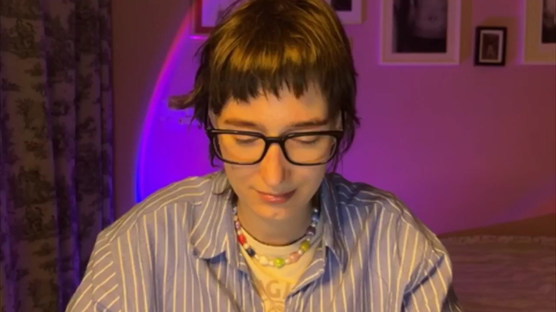 Gallery image thumbnail from LoooneyTunes's myfreecams stream on, 05/18/2025, 20:49 image 13 of 20