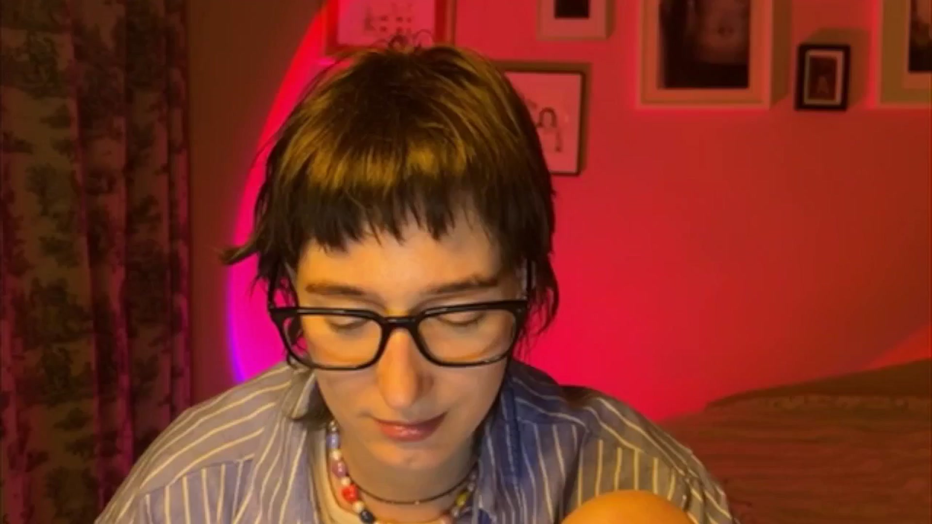 Gallery image thumbnail from LoooneyTunes's myfreecams stream on, 05/18/2025, 20:49 image 3 of 20