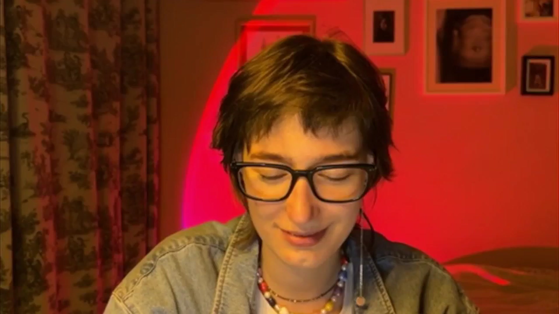 Gallery image thumbnail from LoooneyTunes's myfreecams stream on, 05/20/2025, 19:59 image 18 of 20
