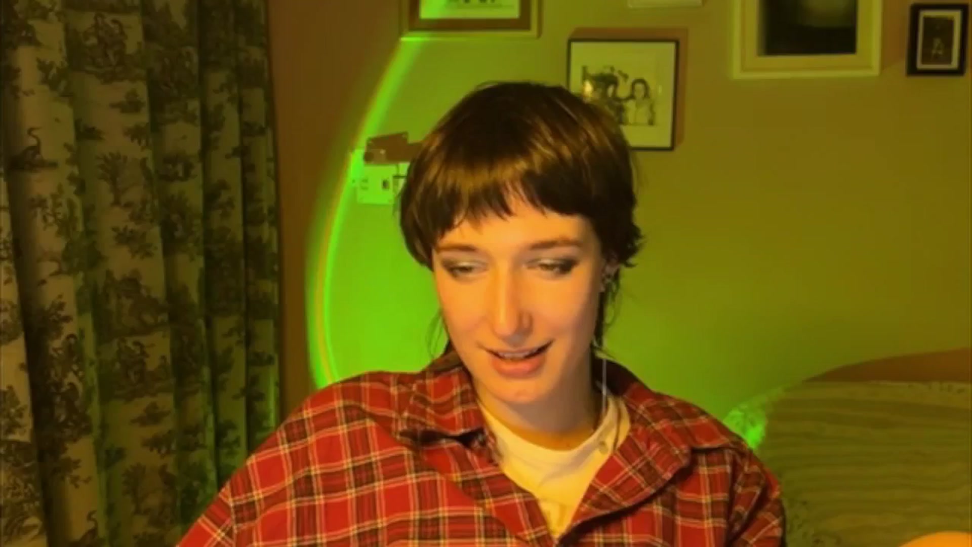 Gallery image thumbnail from LoooneyTunes's myfreecams stream on, 05/21/2025, 21:02 image 6 of 20