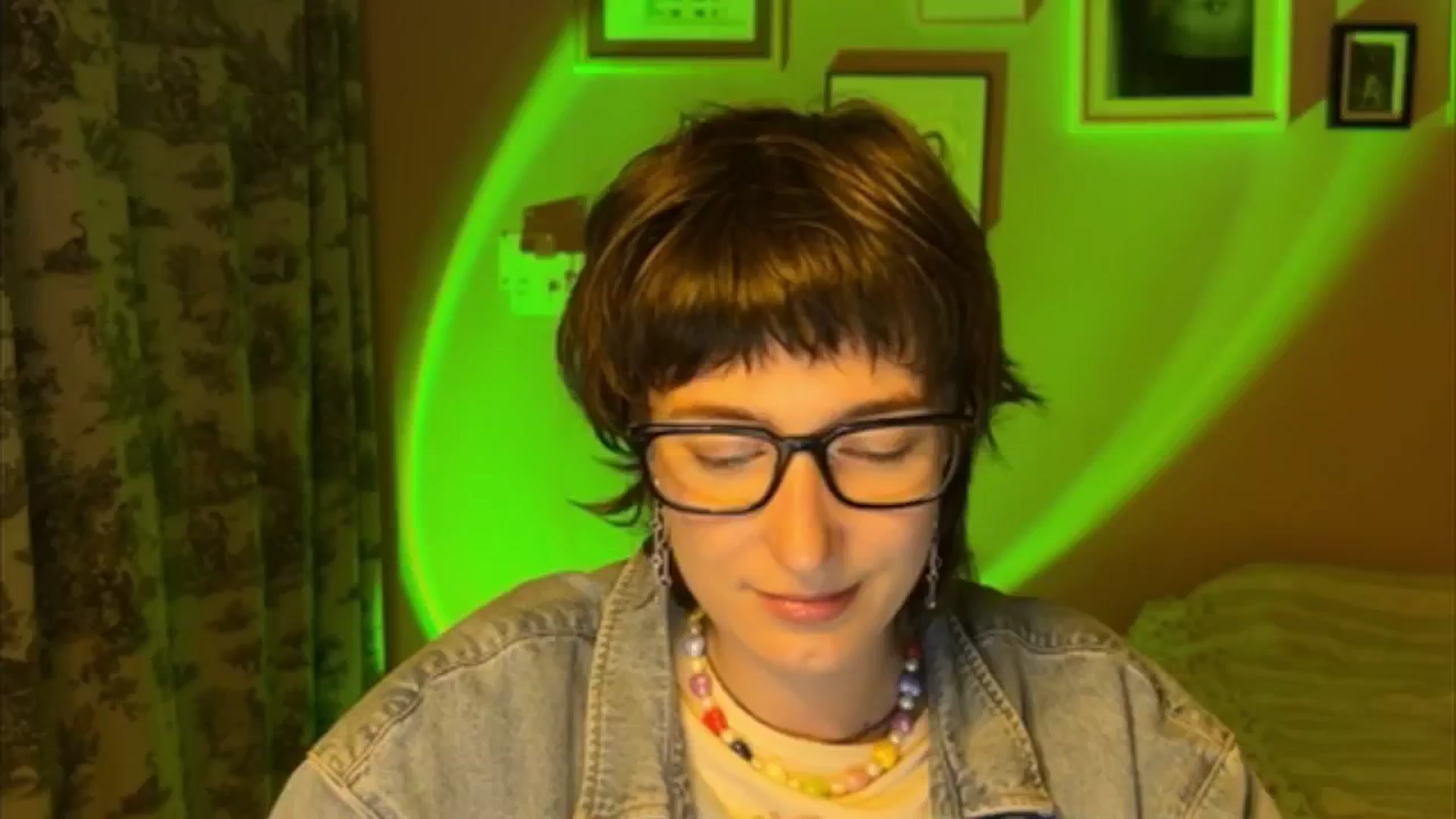 Gallery image thumbnail from LoooneyTunes's myfreecams stream on, 05/25/2025, 21:36 image 9 of 20