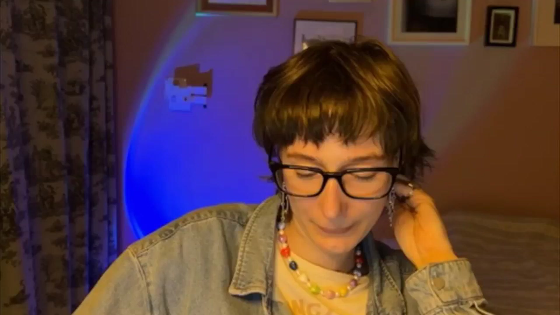 Gallery image thumbnail from LoooneyTunes's myfreecams stream on, 05/25/2025, 22:01 image 16 of 20