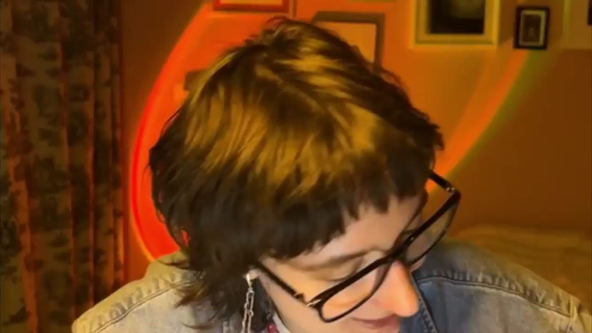 Gallery image thumbnail from LoooneyTunes's myfreecams stream on, 05/25/2025, 22:01 image 5 of 20