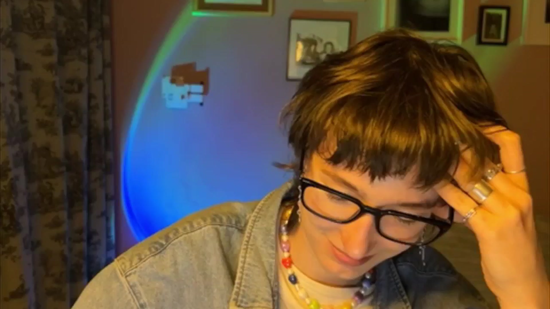 Gallery image thumbnail from LoooneyTunes's myfreecams stream on, 05/25/2025, 22:01 image 10 of 20