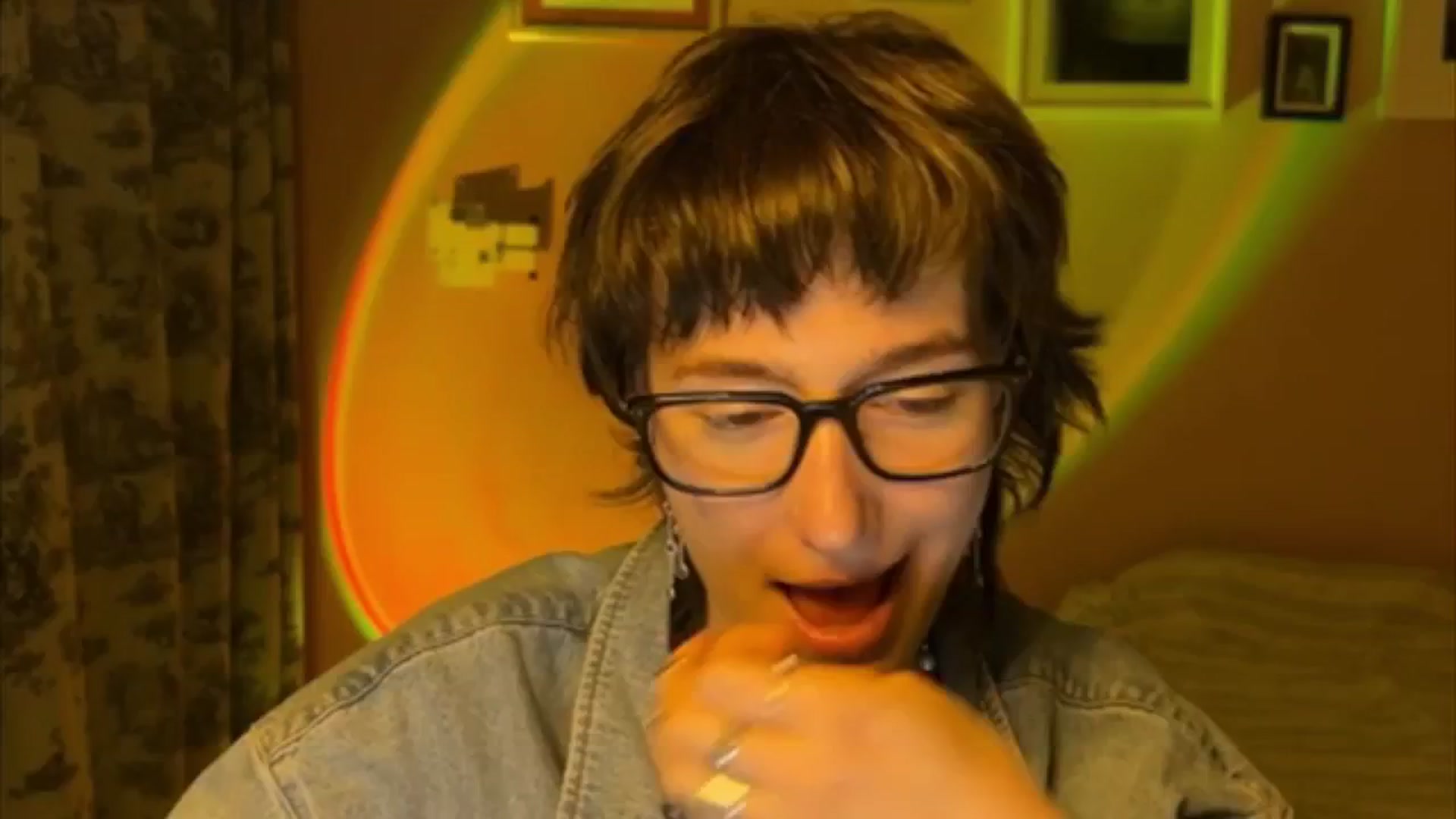 Gallery image thumbnail from LoooneyTunes's myfreecams stream on, 05/25/2025, 22:01 image 11 of 20