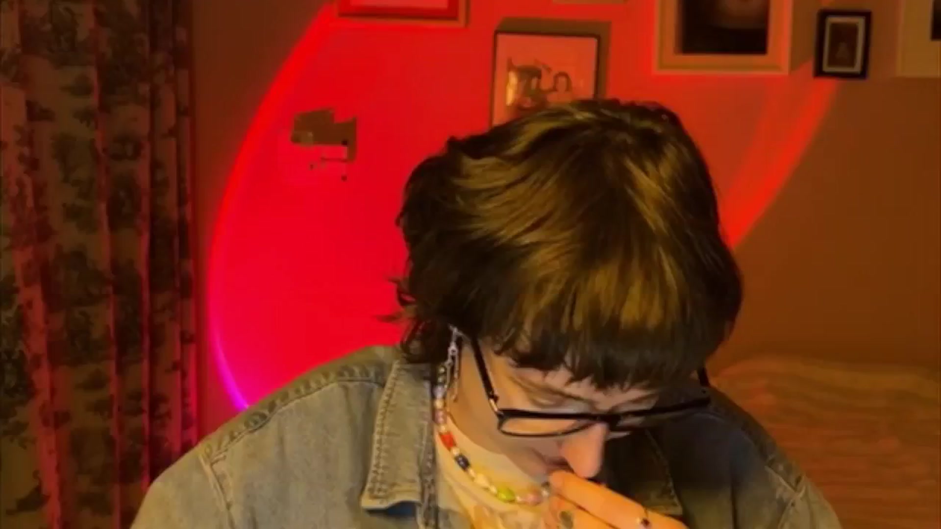 Gallery image thumbnail from LoooneyTunes's myfreecams stream on, 05/25/2025, 22:01 image 15 of 20