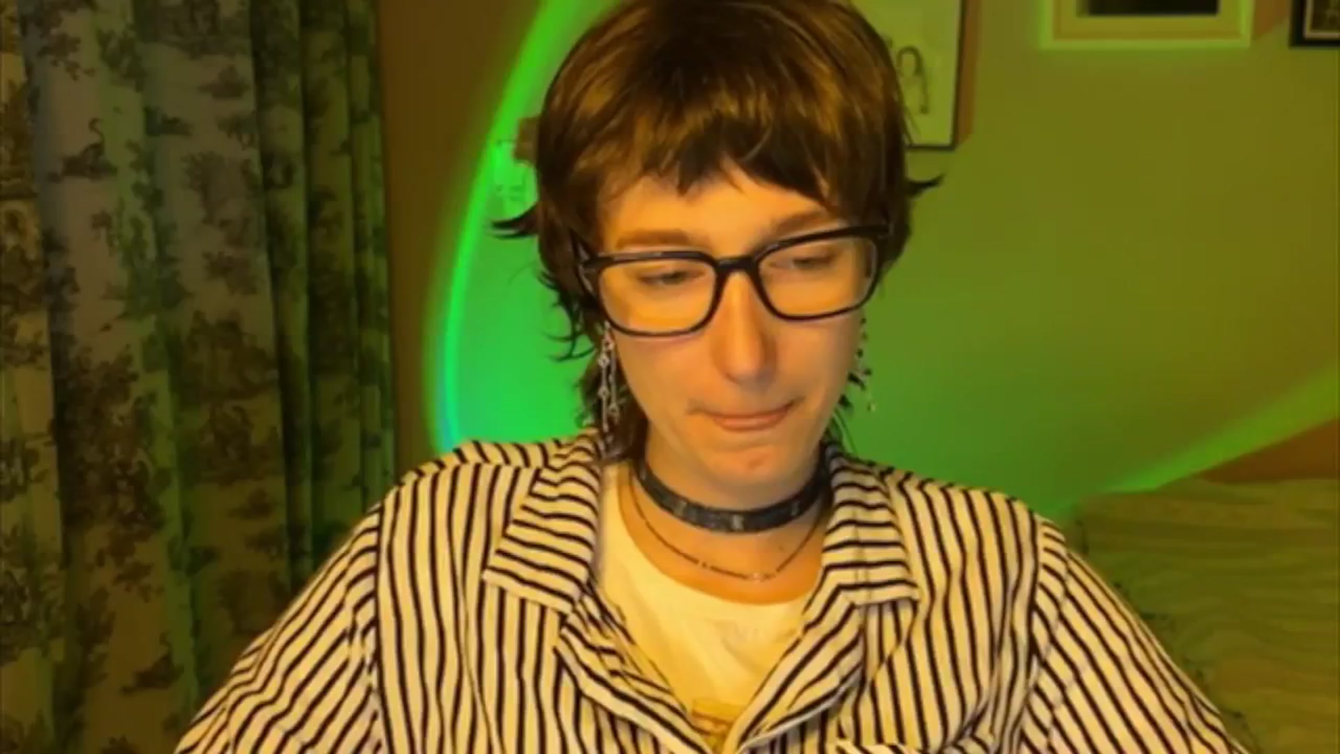 Gallery image thumbnail from LoooneyTunes's myfreecams stream on, 05/27/2025, 18:47 image 3 of 20