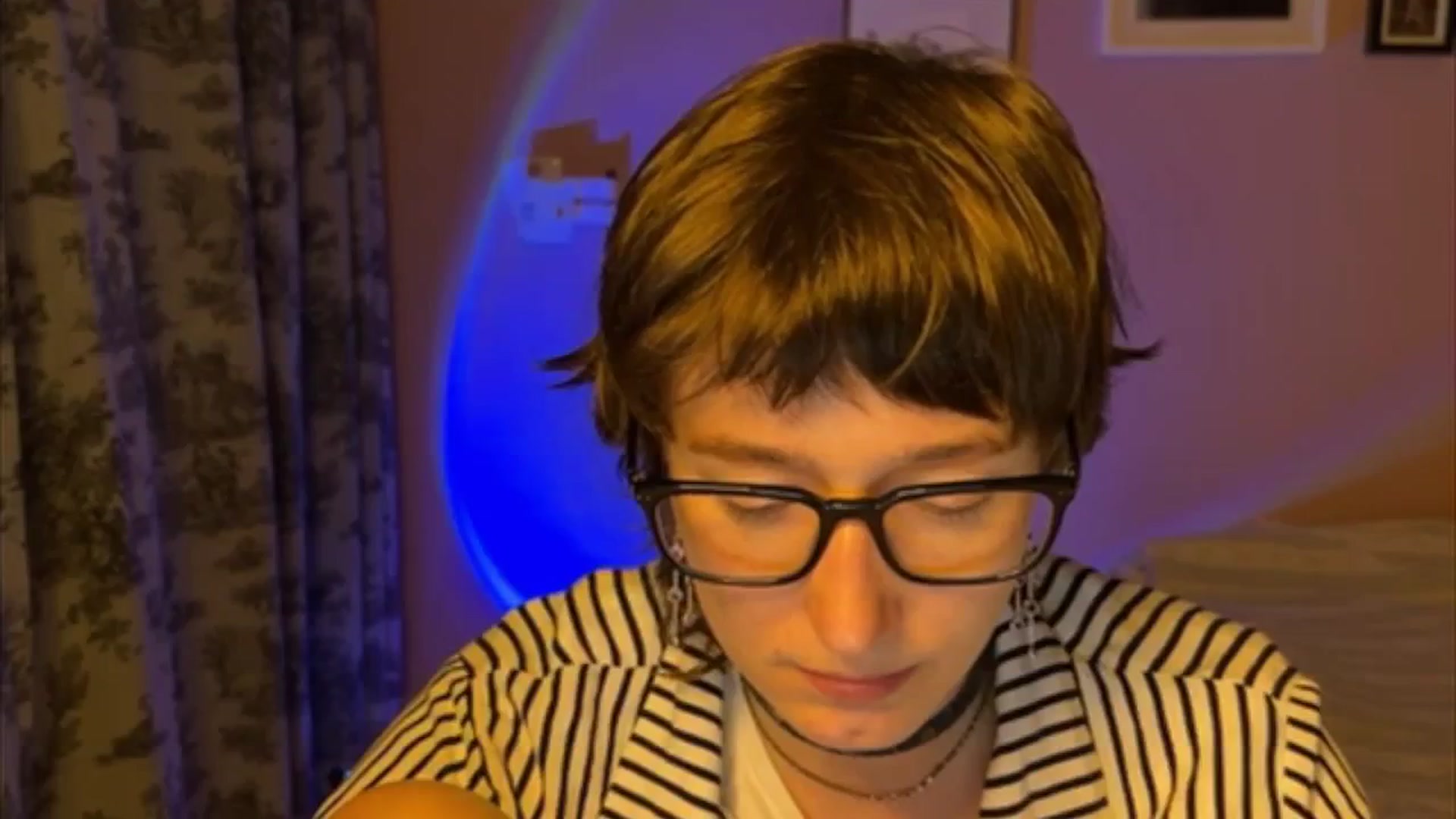 Gallery image thumbnail from LoooneyTunes's myfreecams stream on, 05/27/2025, 18:47 image 14 of 20