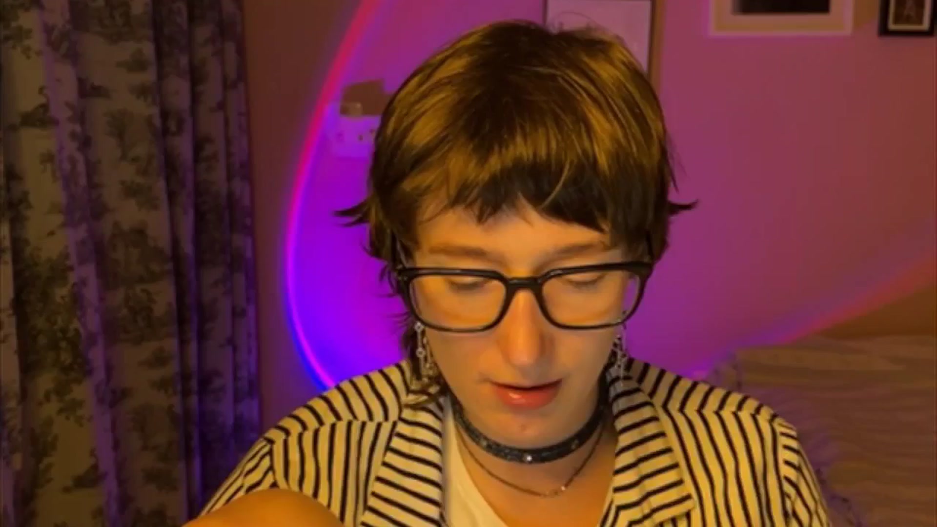 Gallery image thumbnail from LoooneyTunes's myfreecams stream on, 05/27/2025, 18:47 image 11 of 20