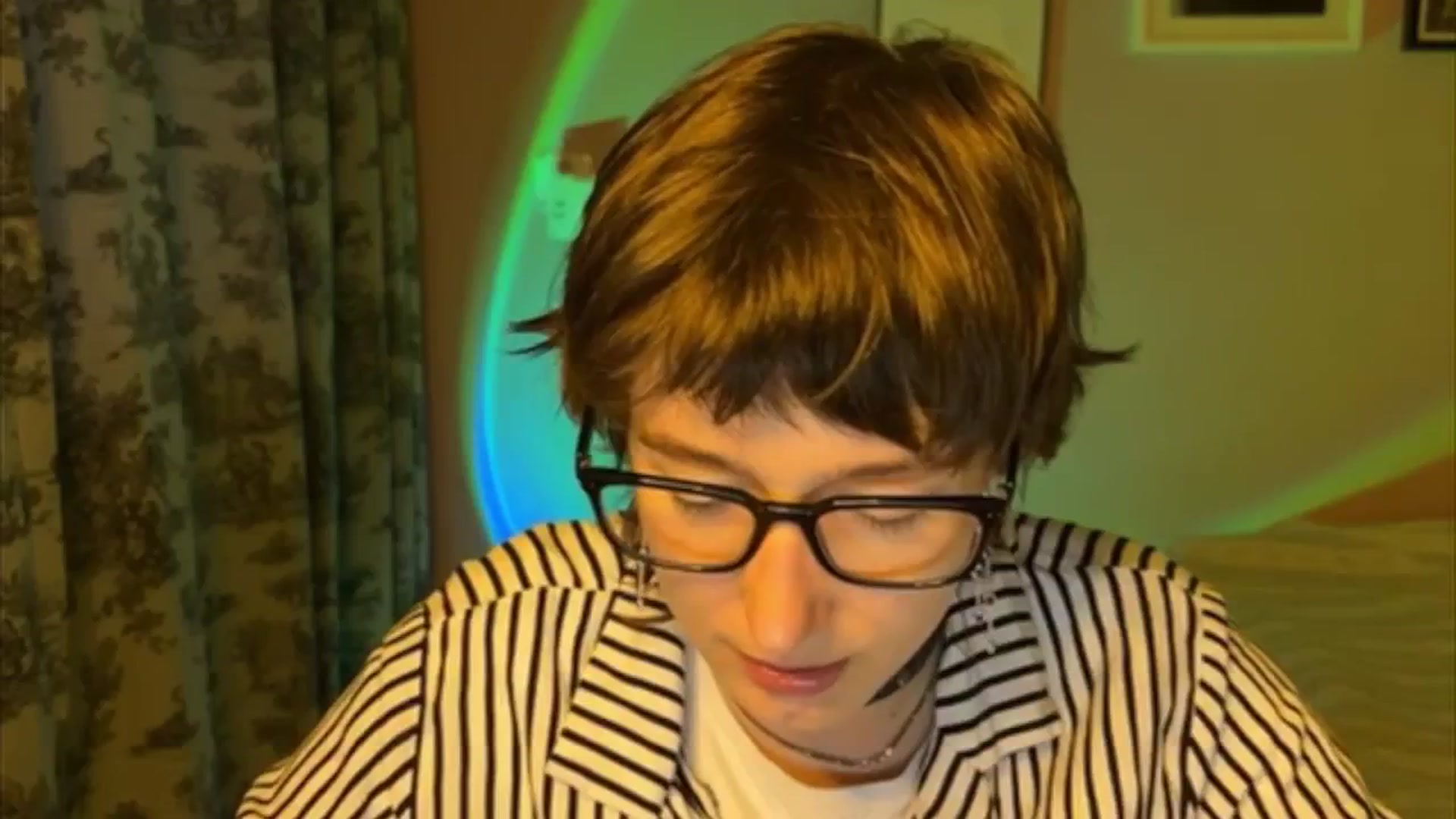 Gallery image thumbnail from LoooneyTunes's myfreecams stream on, 05/27/2025, 18:47 image 2 of 20