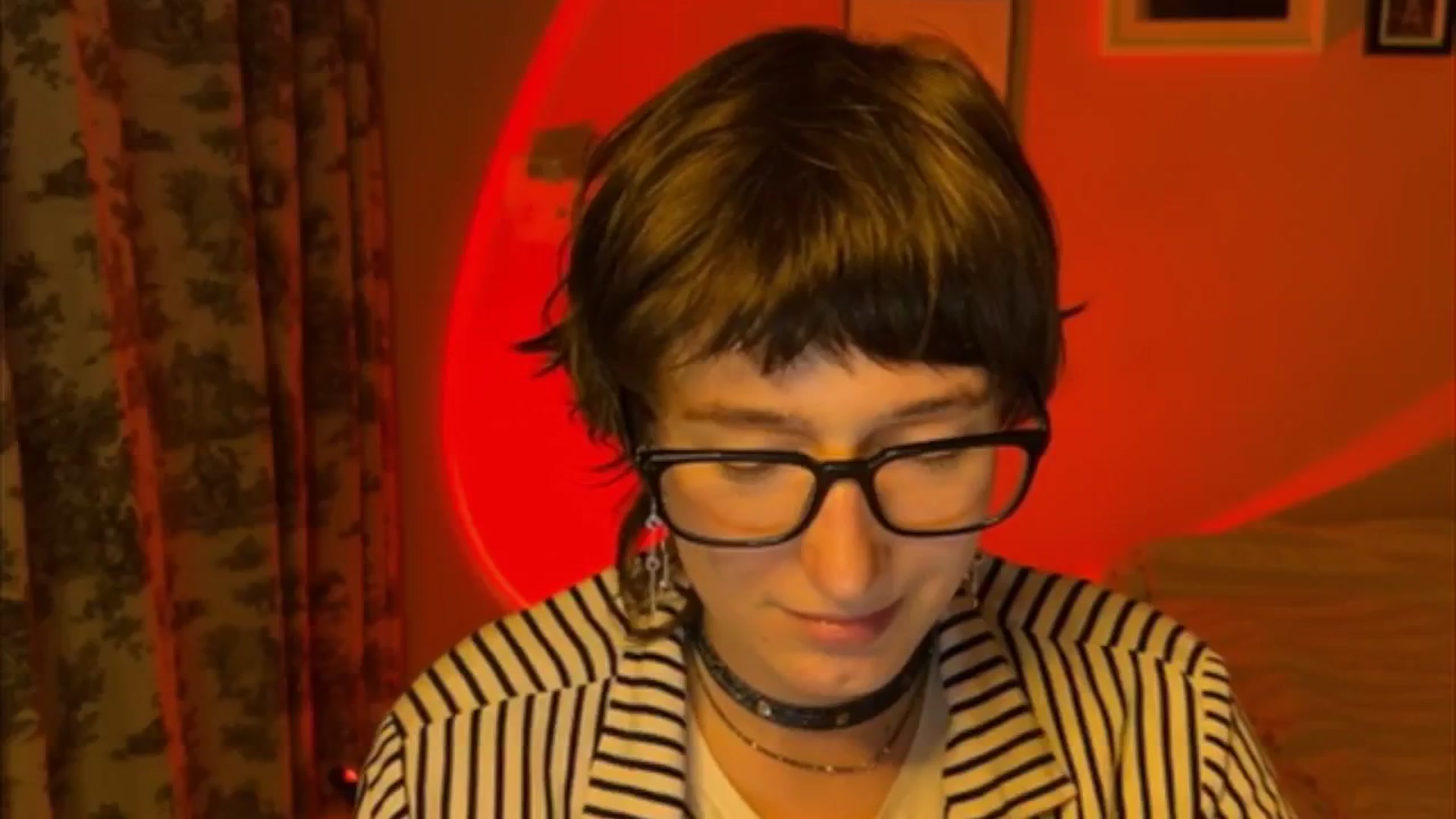 Gallery image thumbnail from LoooneyTunes's myfreecams stream on, 05/27/2025, 19:52 image 12 of 20