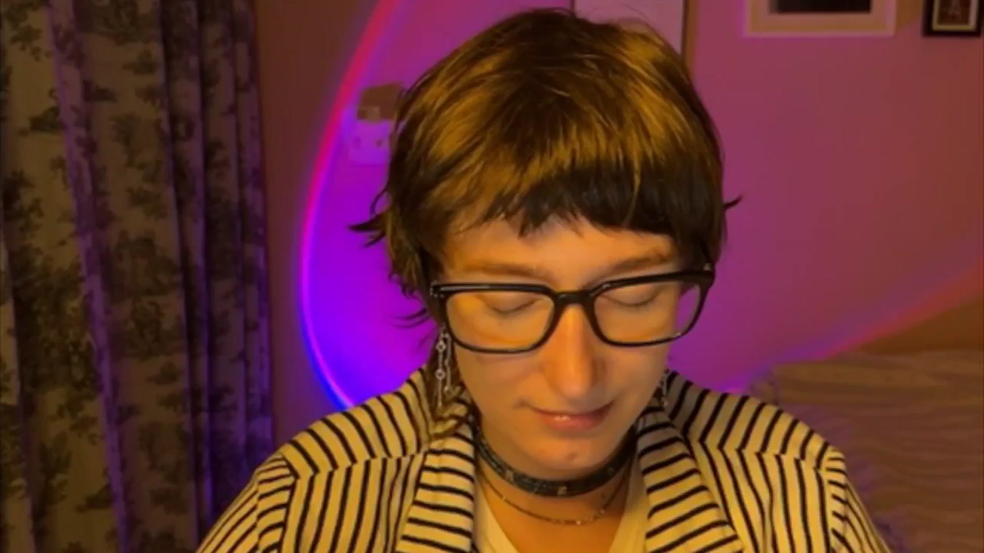 Gallery image thumbnail from LoooneyTunes's myfreecams stream on, 05/27/2025, 19:52 image 17 of 20