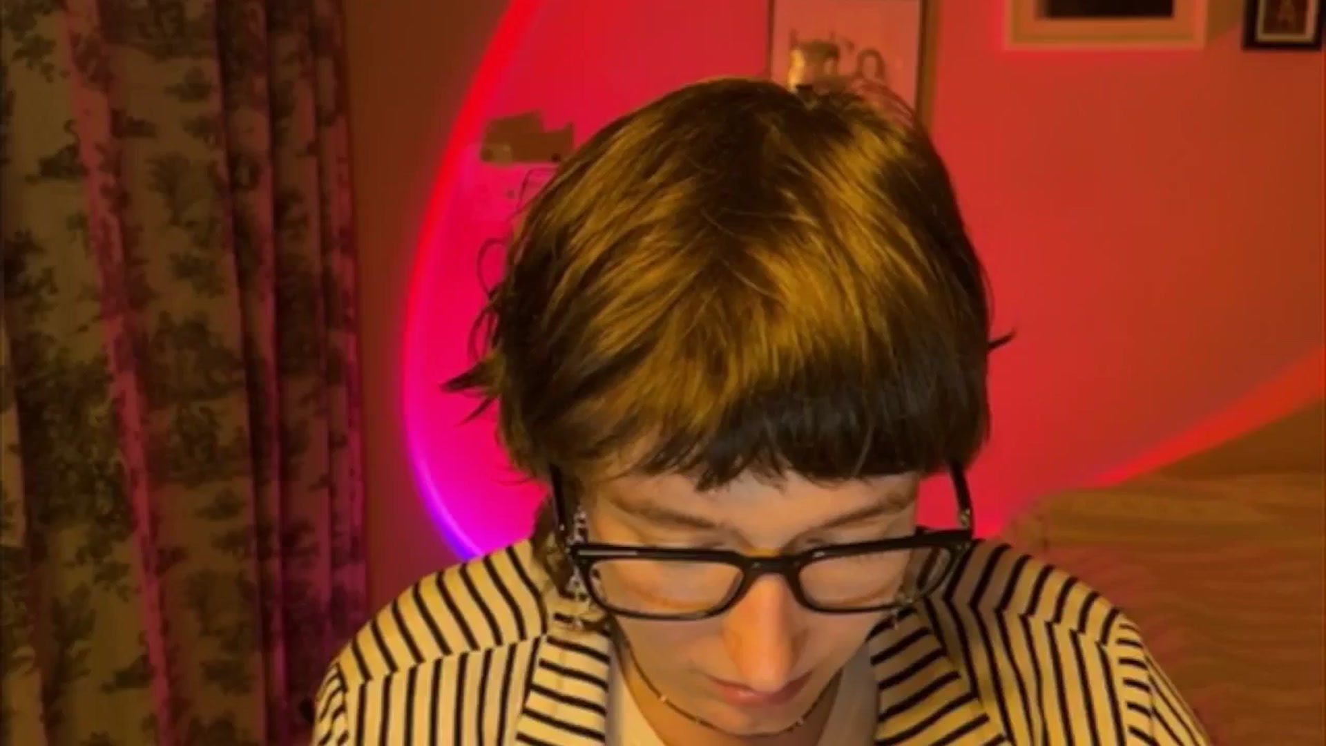 Gallery image thumbnail from LoooneyTunes's myfreecams stream on, 05/27/2025, 19:52 image 8 of 20