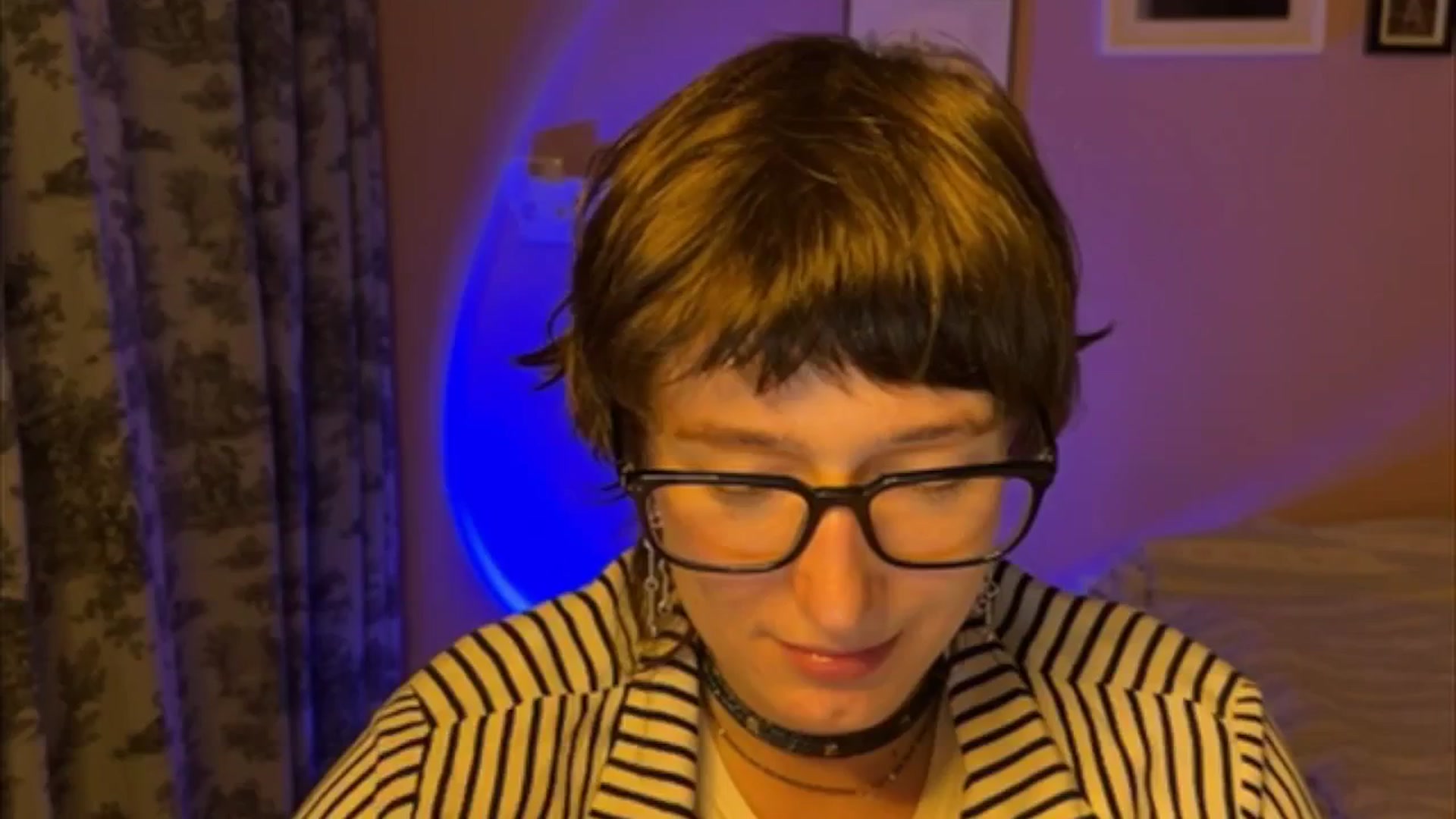 Gallery image thumbnail from LoooneyTunes's myfreecams stream on, 05/27/2025, 19:52 image 15 of 20