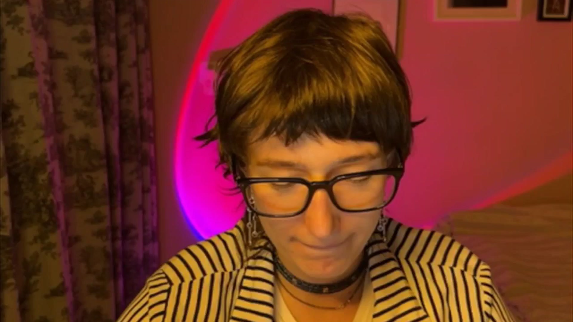 Gallery image thumbnail from LoooneyTunes's myfreecams stream on, 05/27/2025, 19:52 image 19 of 20