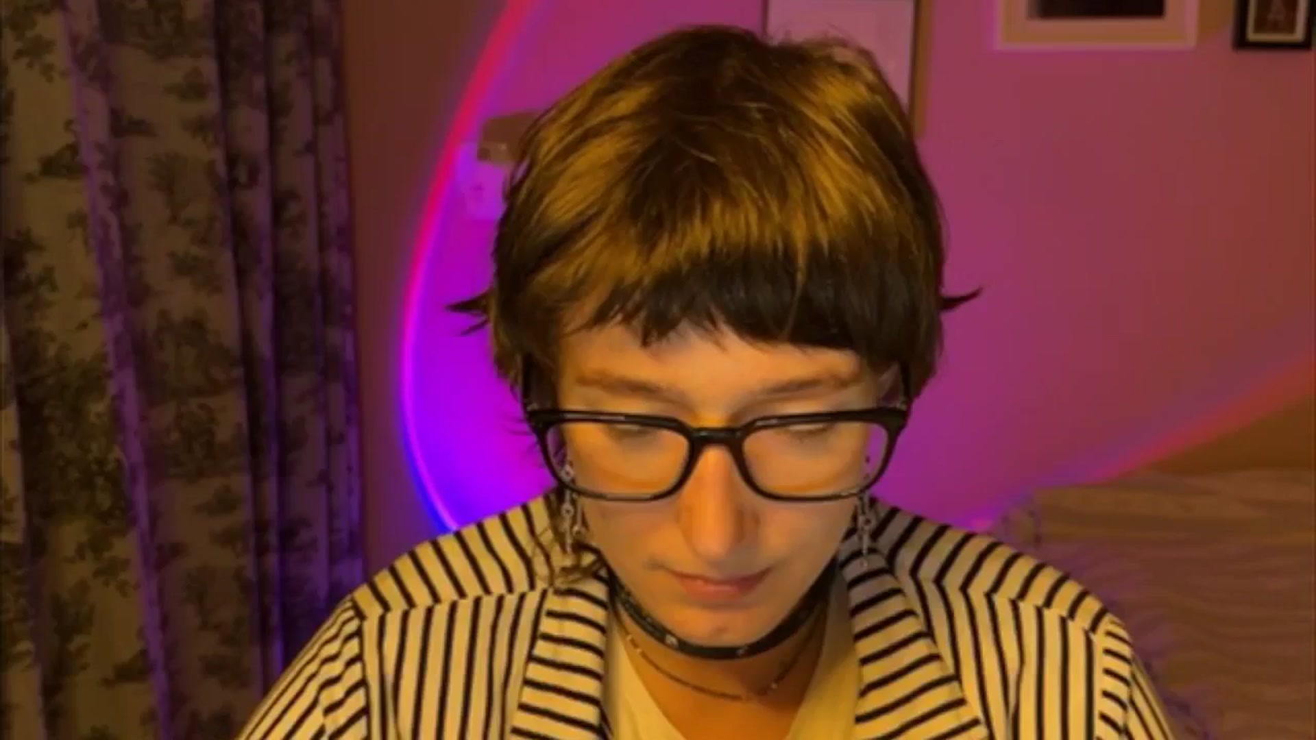 Gallery image thumbnail from LoooneyTunes's myfreecams stream on, 05/27/2025, 19:52 image 4 of 20