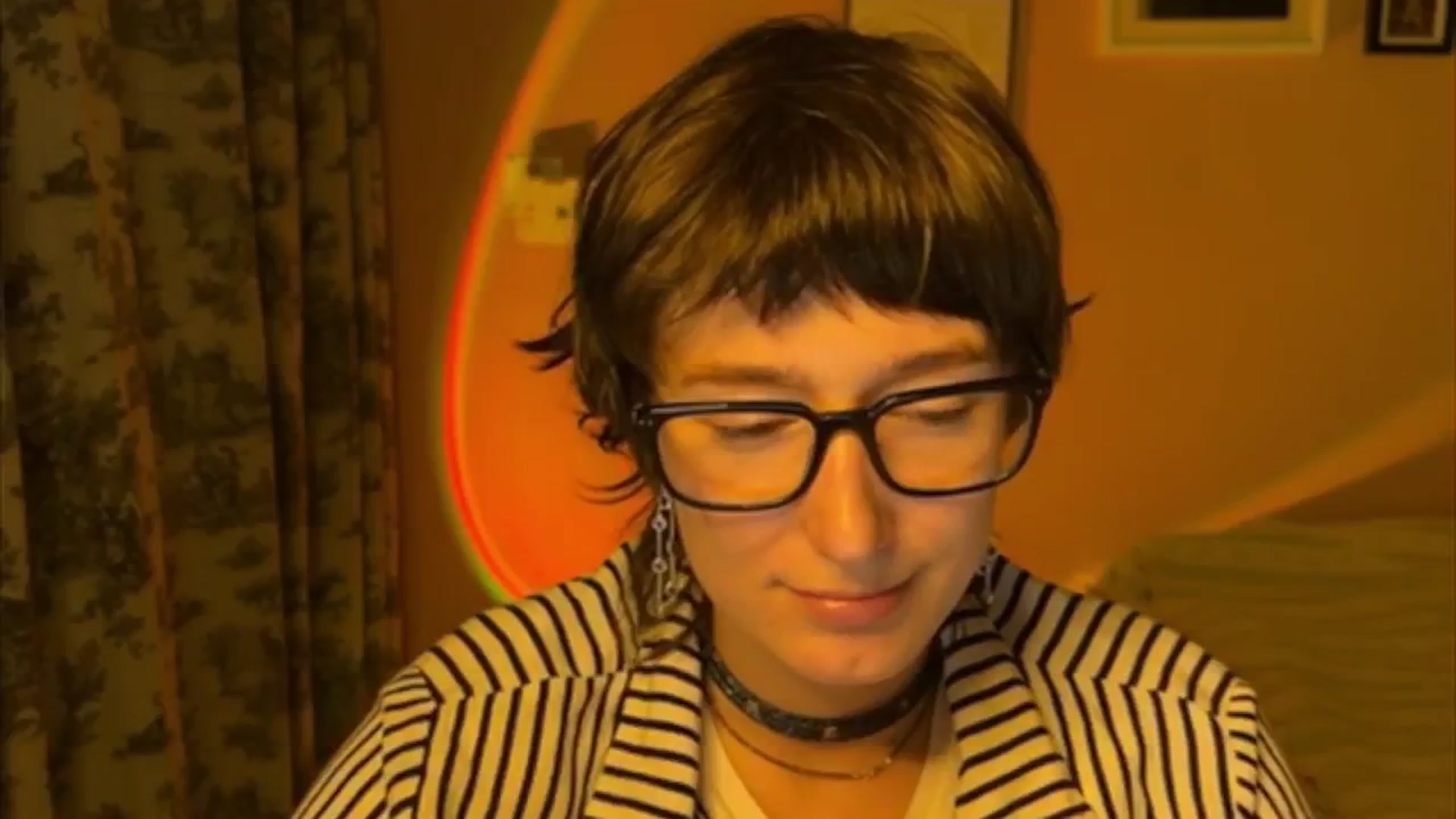 Gallery image thumbnail from LoooneyTunes's myfreecams stream on, 05/27/2025, 19:52 image 16 of 20