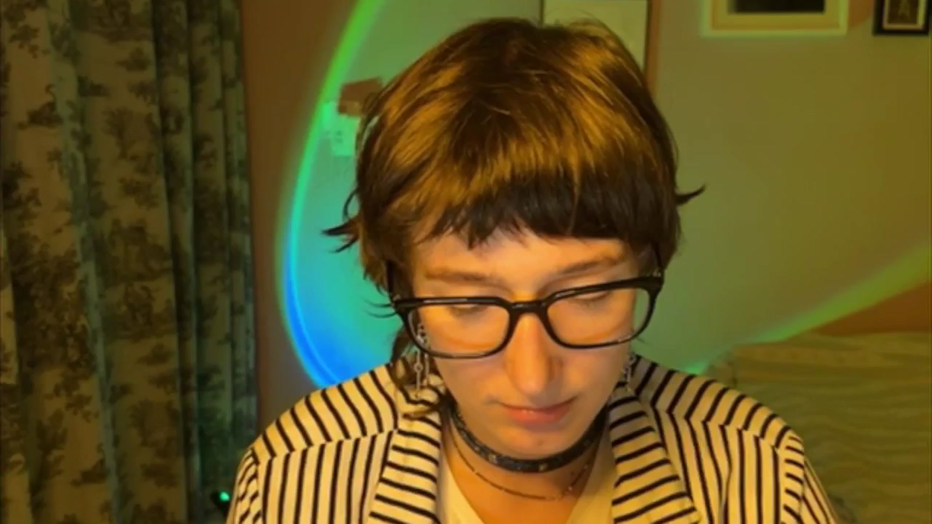 Gallery image thumbnail from LoooneyTunes's myfreecams stream on, 05/27/2025, 19:52 image 9 of 20
