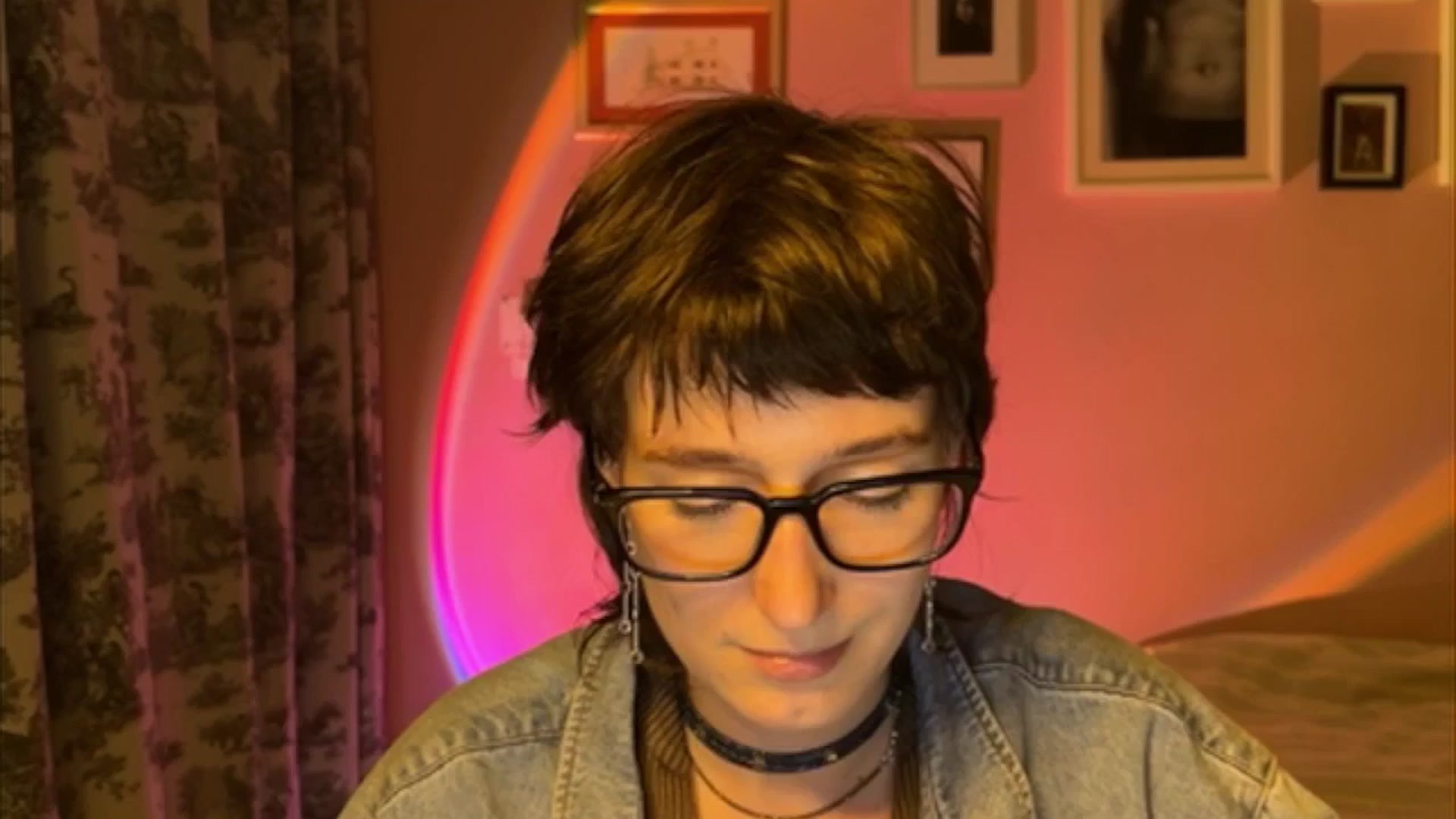 Gallery image thumbnail from LoooneyTunes's myfreecams stream on, 05/28/2025, 22:12 image 10 of 20