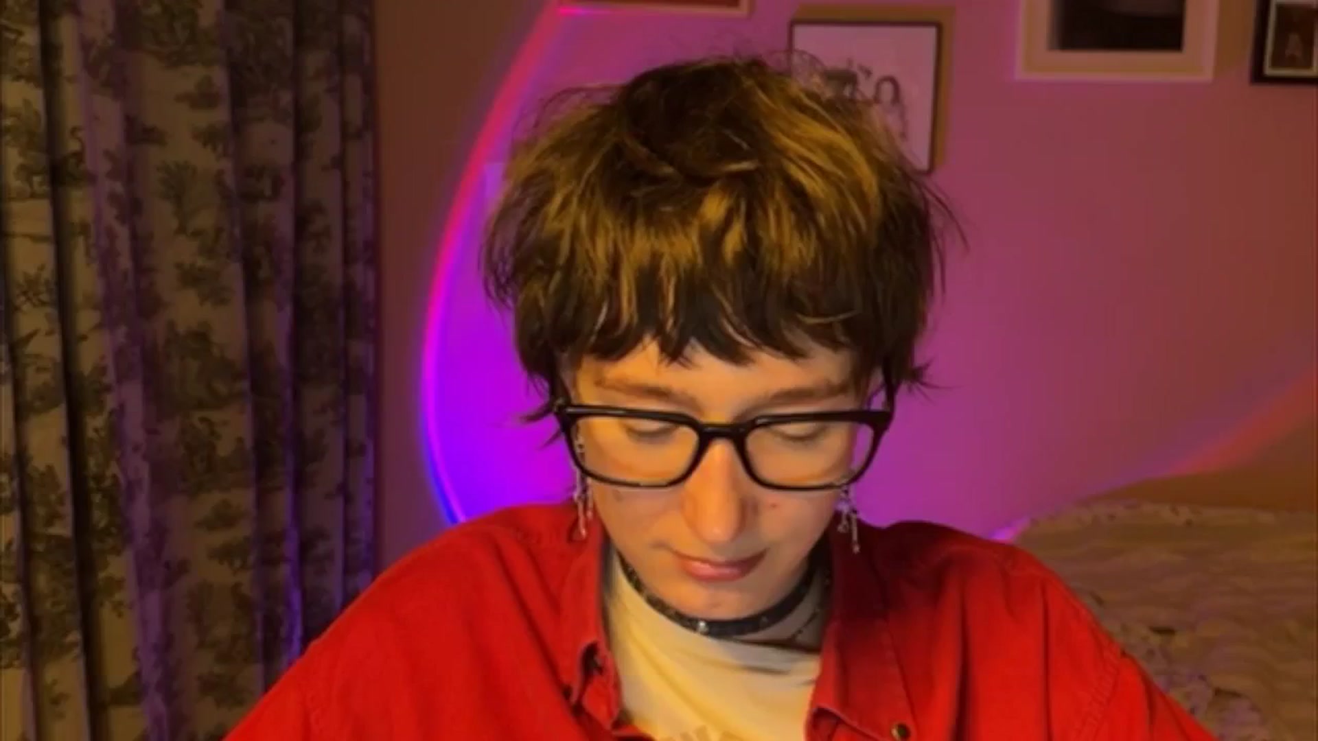 Gallery image thumbnail from LoooneyTunes's myfreecams stream on, 06/05/2025, 22:23 image 2 of 20