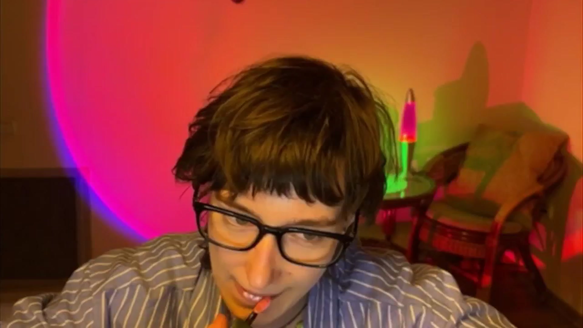Gallery image thumbnail from LoooneyTunes's myfreecams stream on, 06/07/2025, 19:27 image 2 of 20