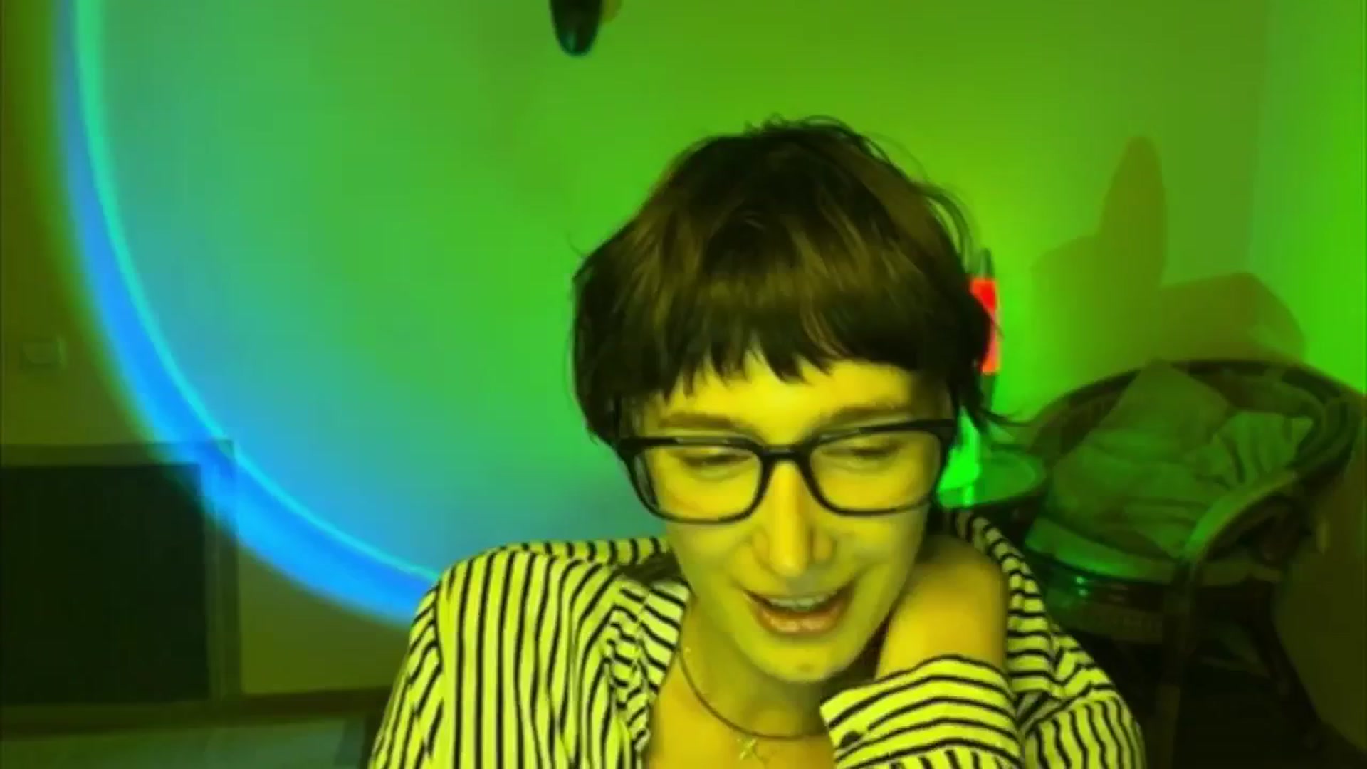 Gallery image thumbnail from LoooneyTunes's myfreecams stream on, 06/09/2025, 22:21 image 18 of 20