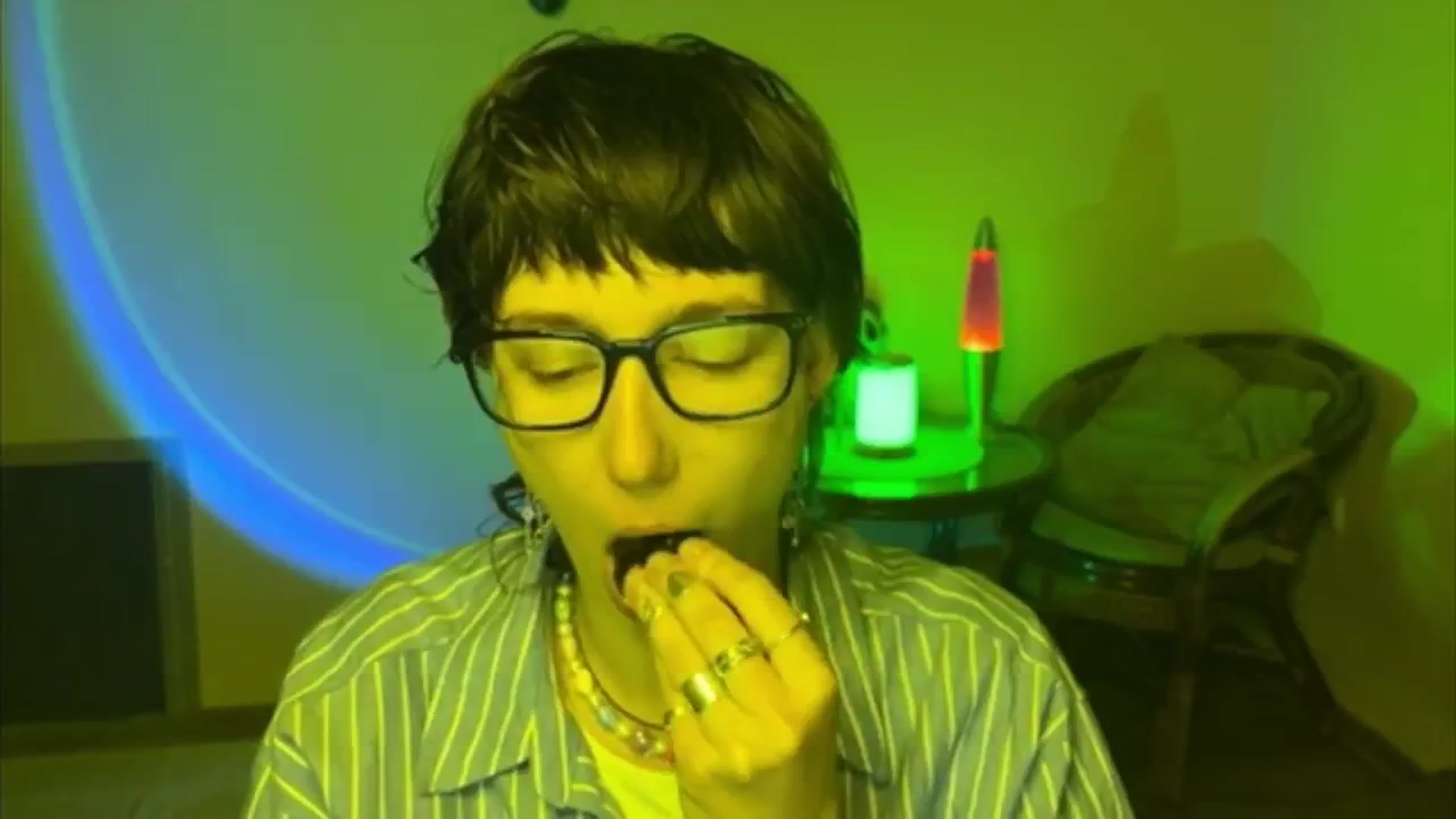 Gallery image thumbnail from LoooneyTunes's myfreecams stream on, 06/10/2025, 19:27 image 17 of 20