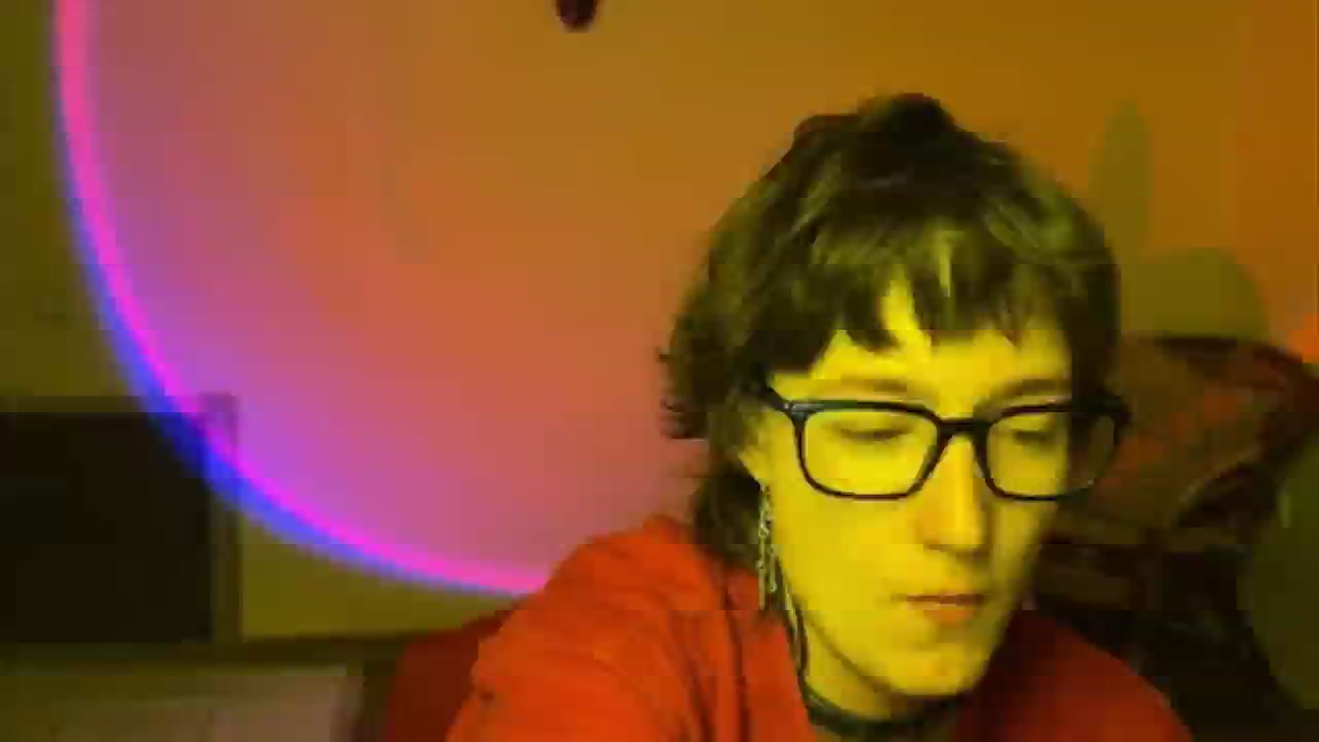 Gallery image thumbnail from LoooneyTunes's myfreecams stream on, 06/11/2025, 19:35 image 18 of 20