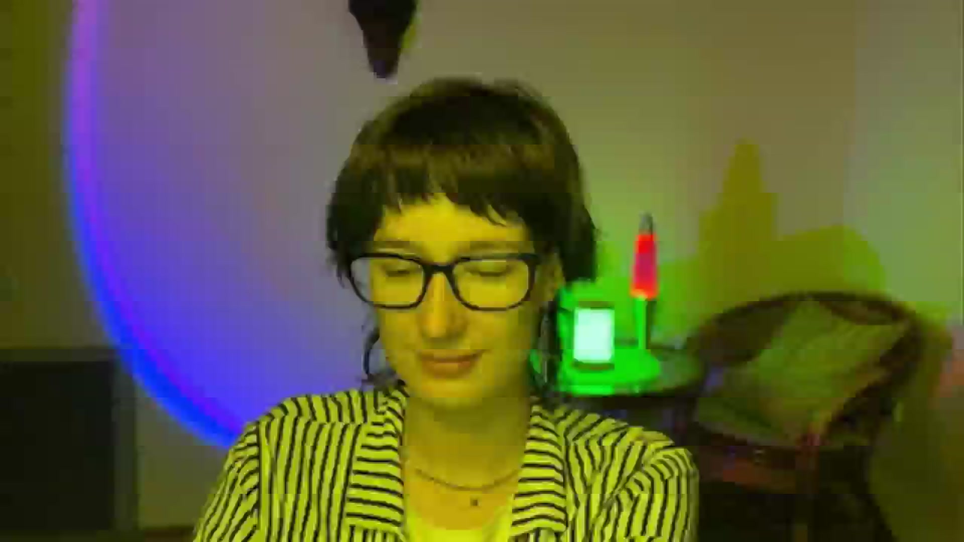Gallery image thumbnail from LoooneyTunes's myfreecams stream on, 06/13/2025, 19:55 image 15 of 20