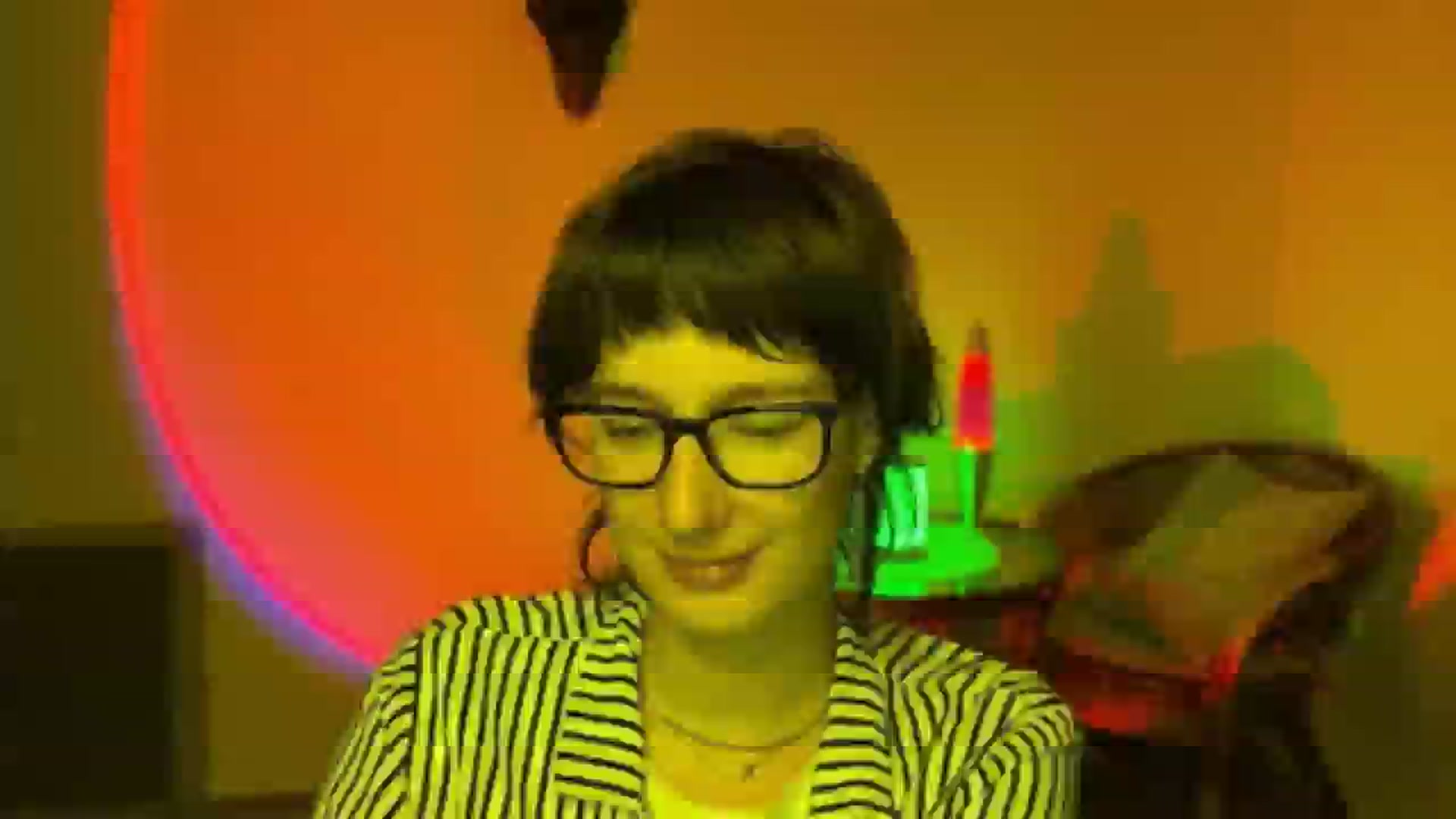 Gallery image thumbnail from LoooneyTunes's myfreecams stream on, 06/13/2025, 19:55 image 19 of 20