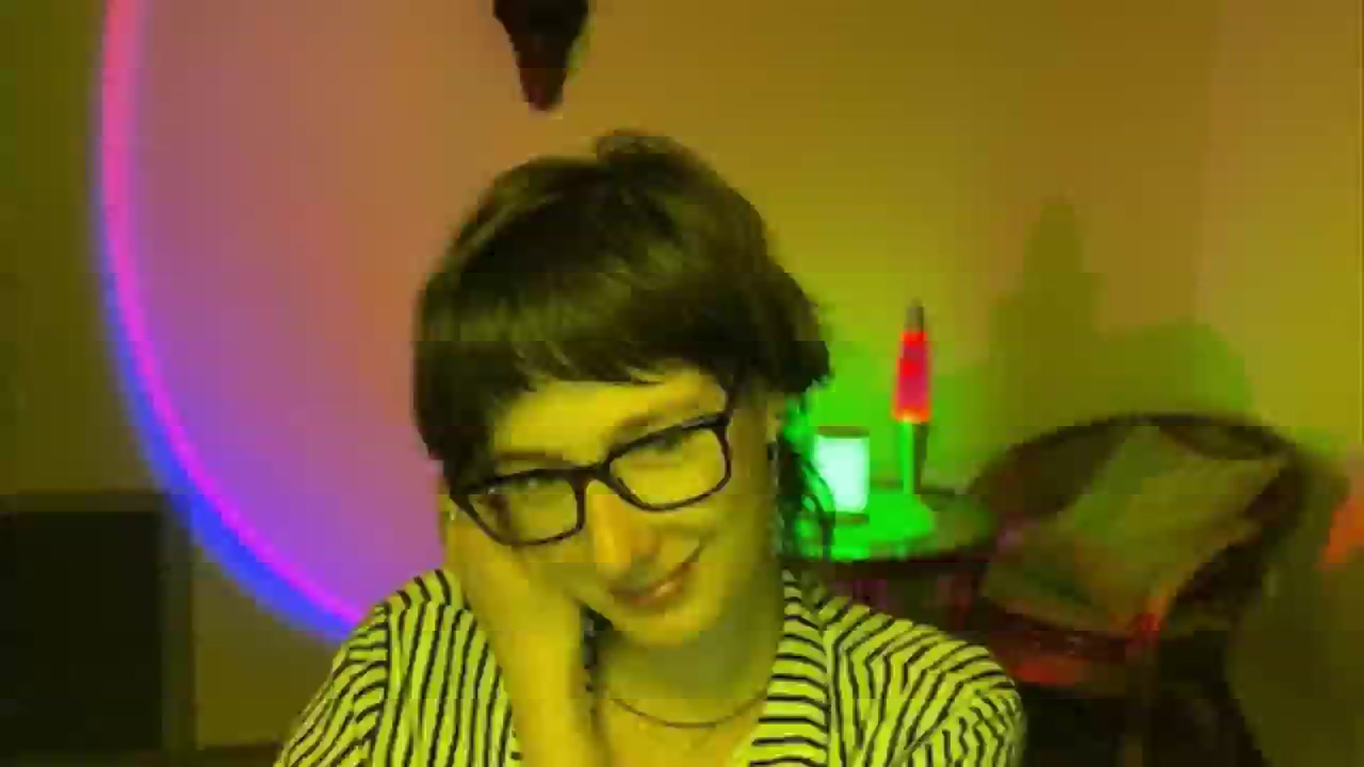 Gallery image thumbnail from LoooneyTunes's myfreecams stream on, 06/13/2025, 19:55 image 12 of 20