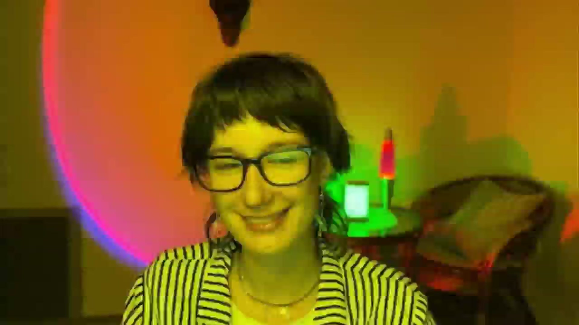 Gallery image thumbnail from LoooneyTunes's myfreecams stream on, 06/13/2025, 19:55 image 9 of 20