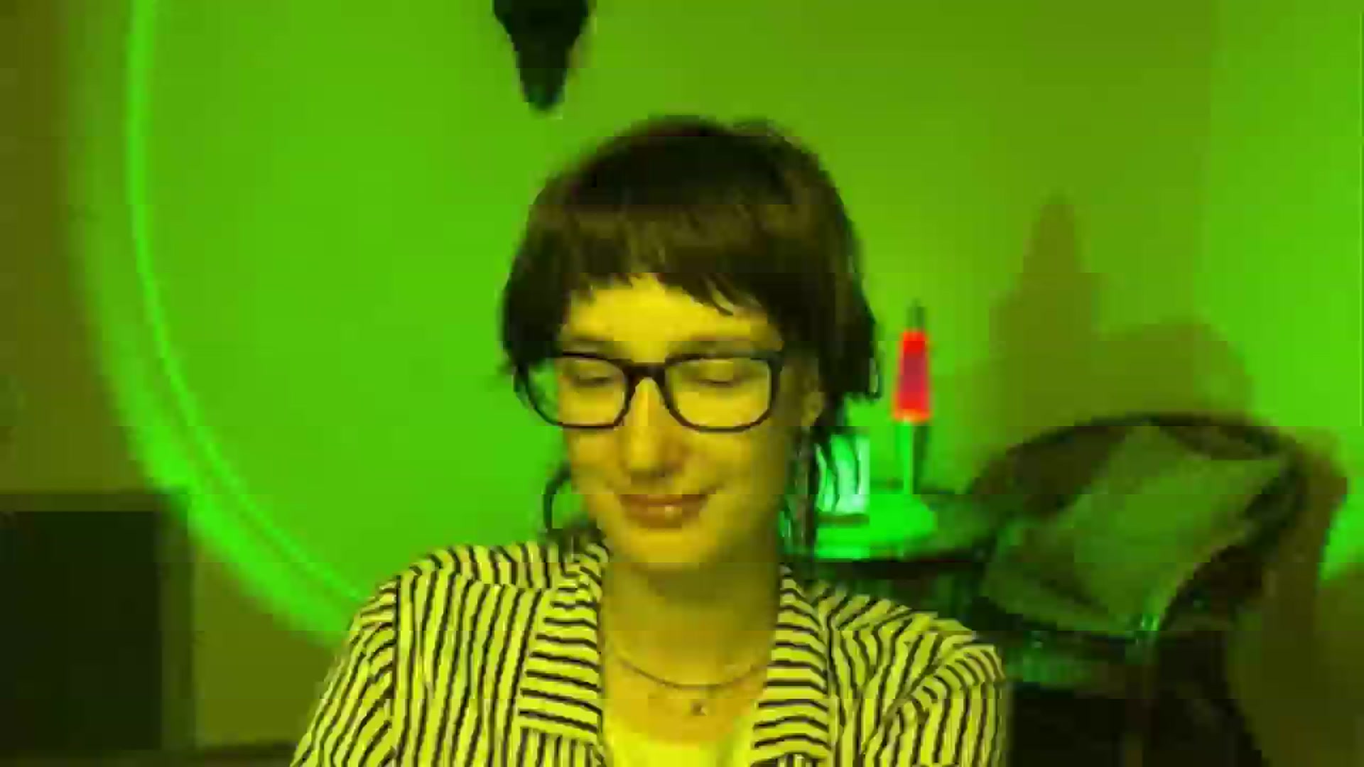 Gallery image thumbnail from LoooneyTunes's myfreecams stream on, 06/13/2025, 19:55 image 17 of 20