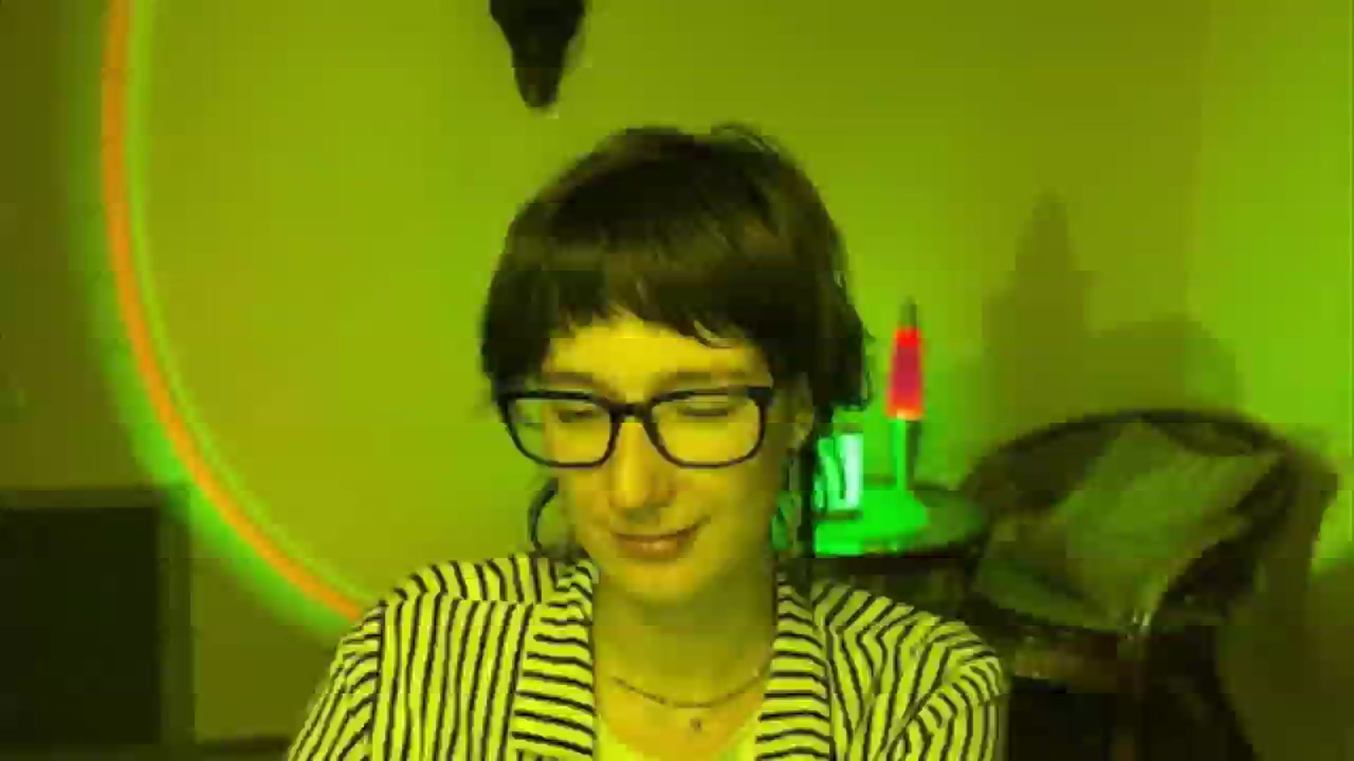 Gallery image thumbnail from LoooneyTunes's myfreecams stream on, 06/13/2025, 19:55 image 20 of 20