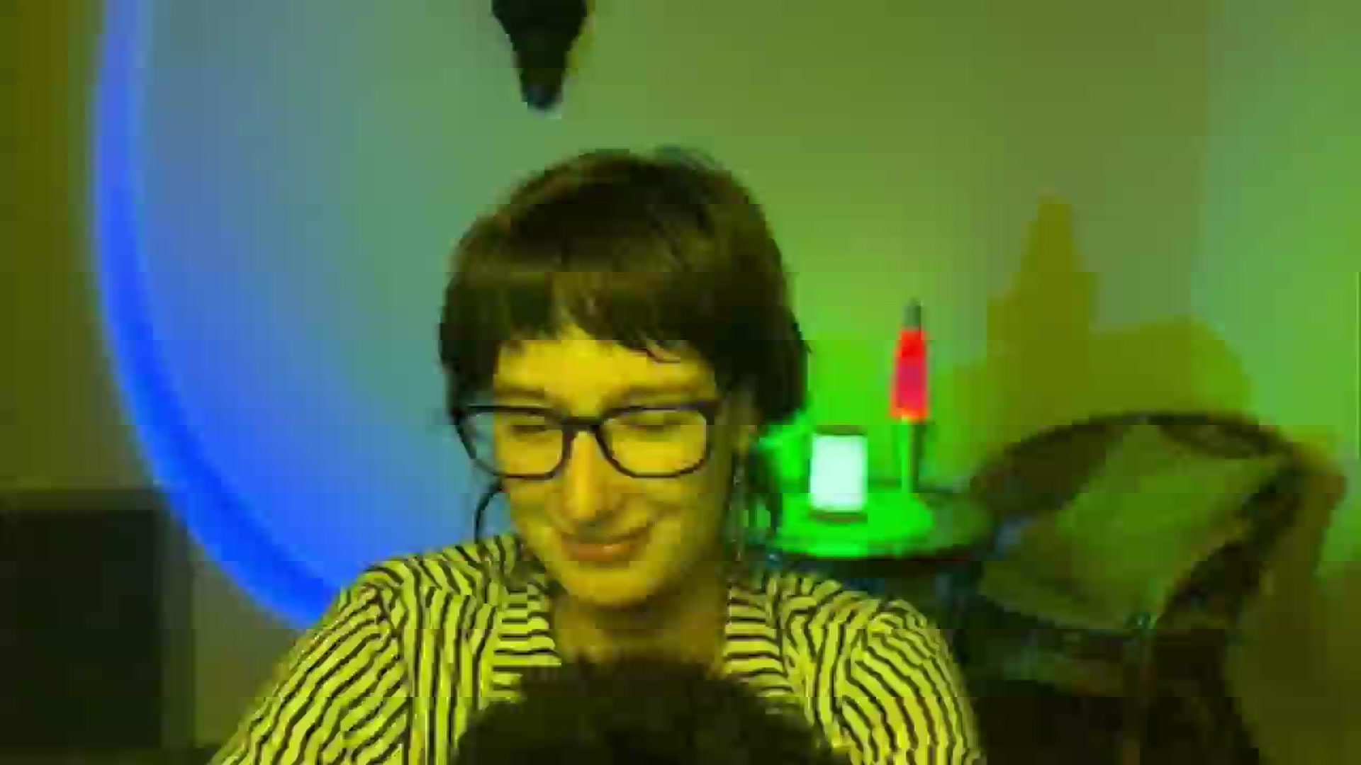 Gallery image thumbnail from LoooneyTunes's myfreecams stream on, 06/13/2025, 20:14 image 14 of 20