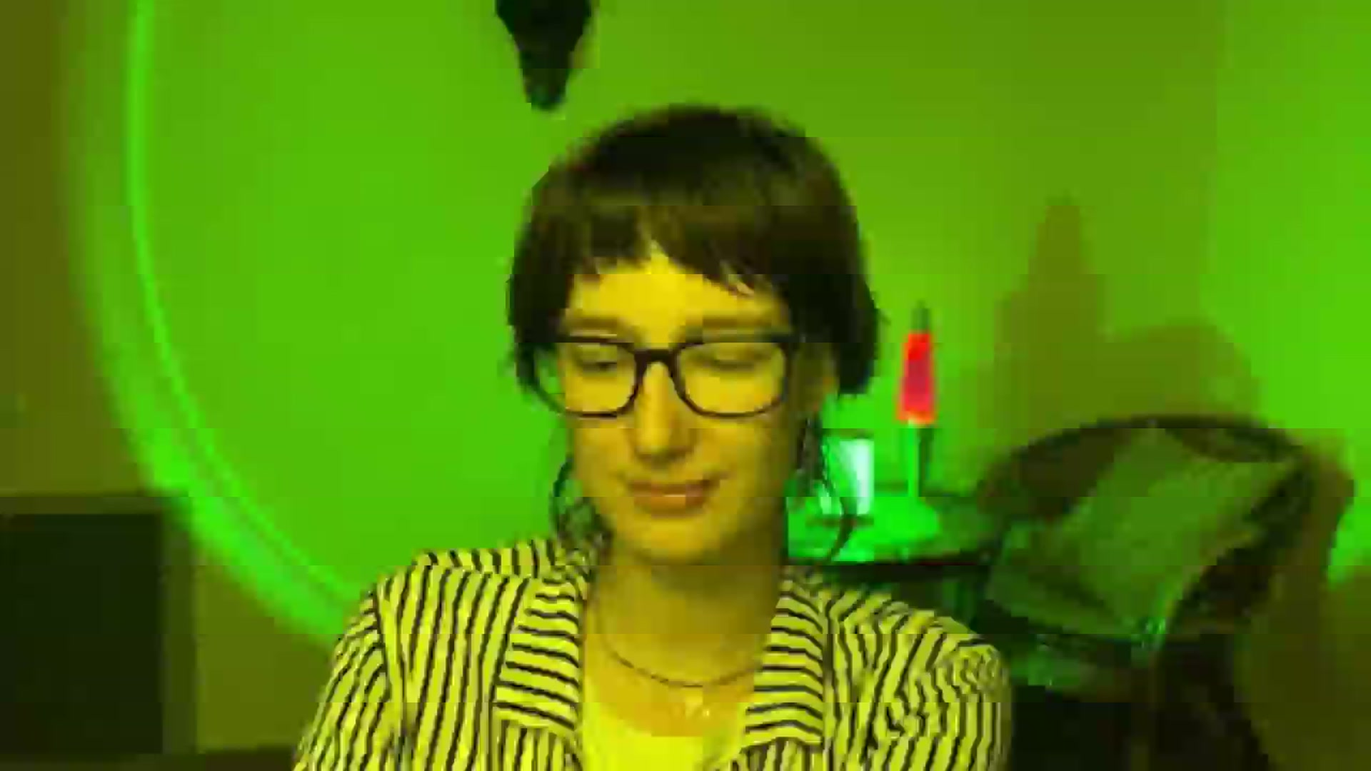 Gallery image thumbnail from LoooneyTunes's myfreecams stream on, 06/13/2025, 20:14 image 4 of 20