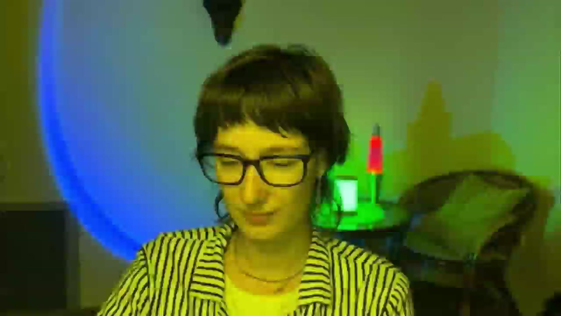 Gallery image thumbnail from LoooneyTunes's myfreecams stream on, 06/13/2025, 20:14 image 15 of 20