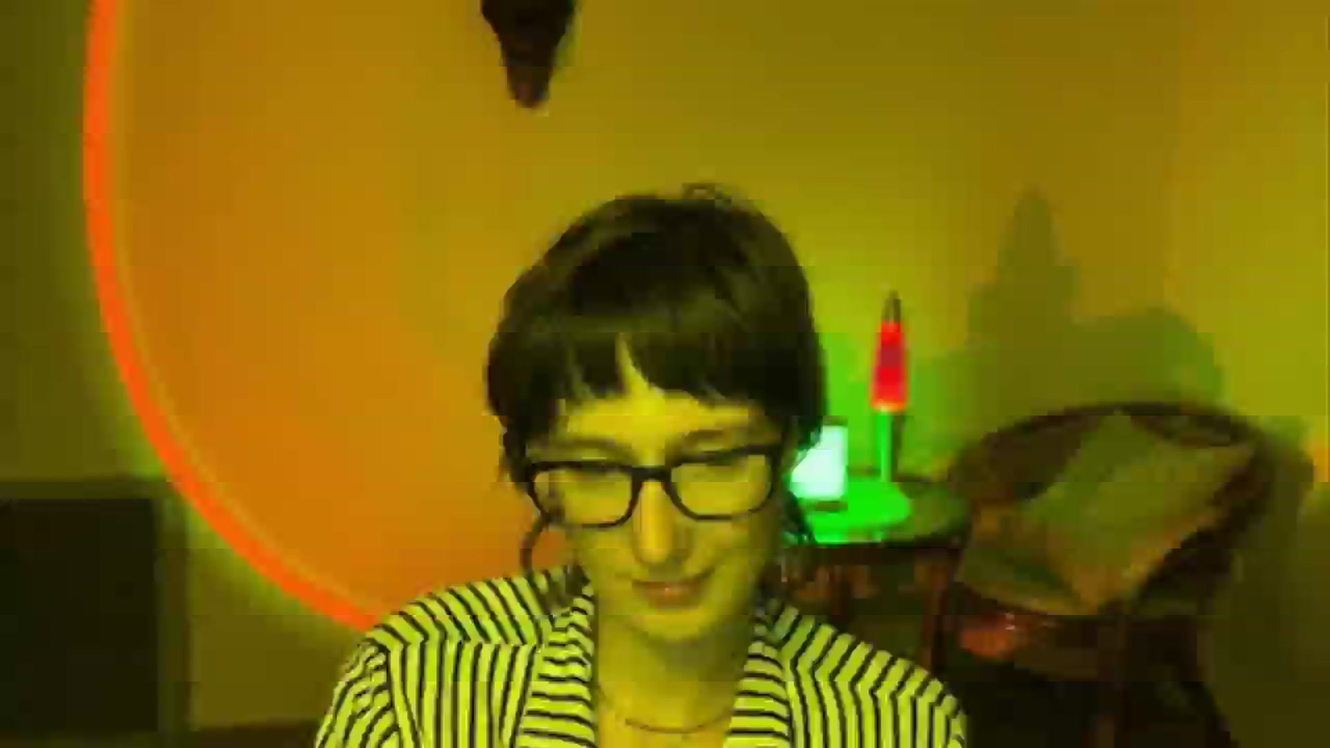 Gallery image thumbnail from LoooneyTunes's myfreecams stream on, 06/13/2025, 21:13 image 15 of 20
