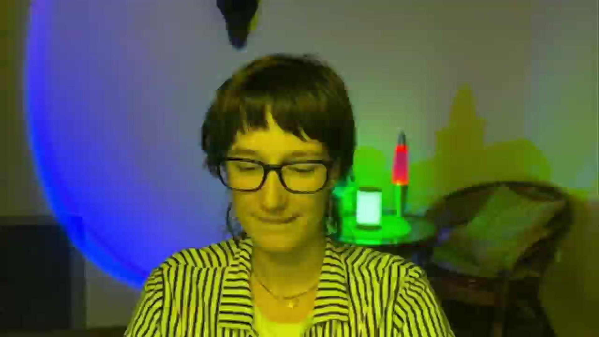 Gallery image thumbnail from LoooneyTunes's myfreecams stream on, 06/13/2025, 22:24 image 16 of 20