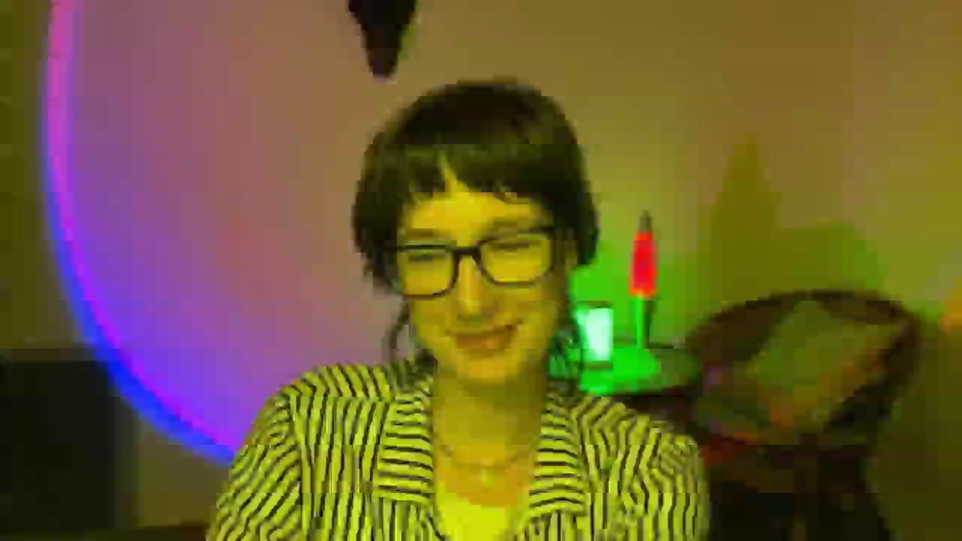 Gallery image thumbnail from LoooneyTunes's myfreecams stream on, 06/13/2025, 22:24 image 3 of 20