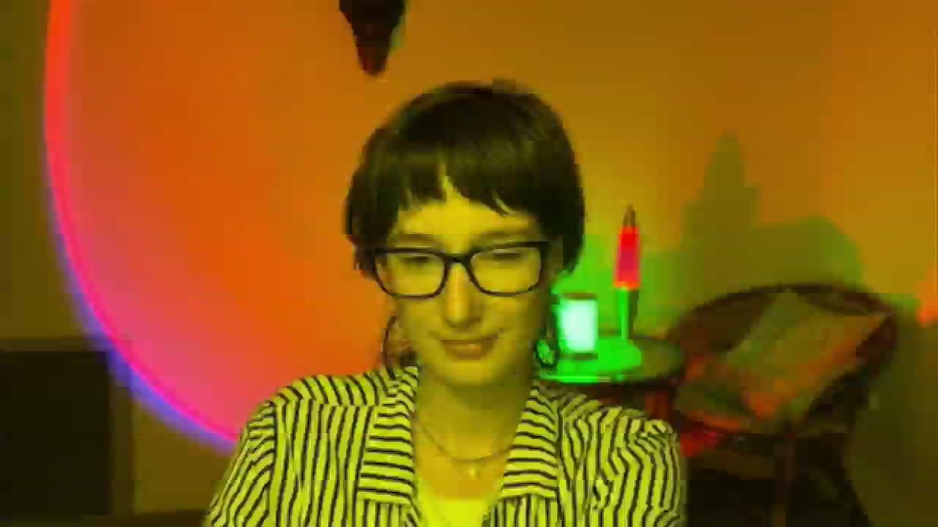 Gallery image thumbnail from LoooneyTunes's myfreecams stream on, 06/13/2025, 22:24 image 15 of 20