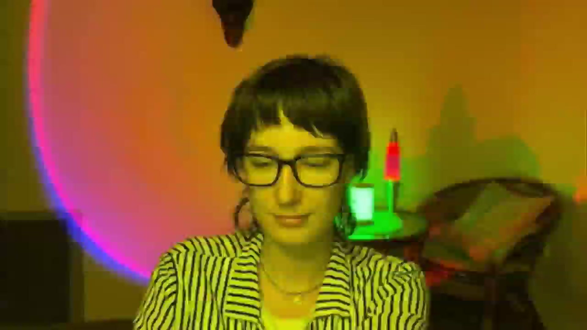 Gallery image thumbnail from LoooneyTunes's myfreecams stream on, 06/13/2025, 22:24 image 11 of 20
