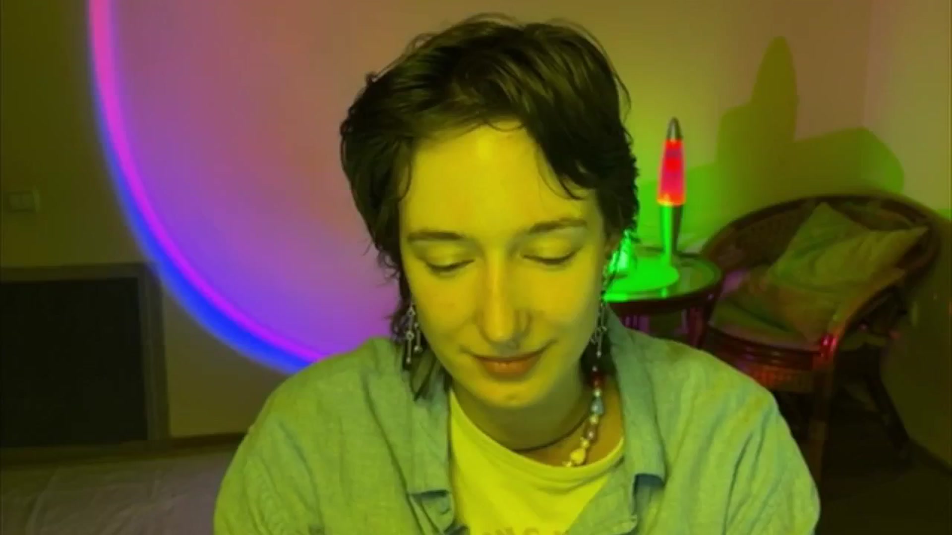 Gallery image thumbnail from LoooneyTunes's myfreecams stream on, 06/16/2025, 17:01 image 11 of 20