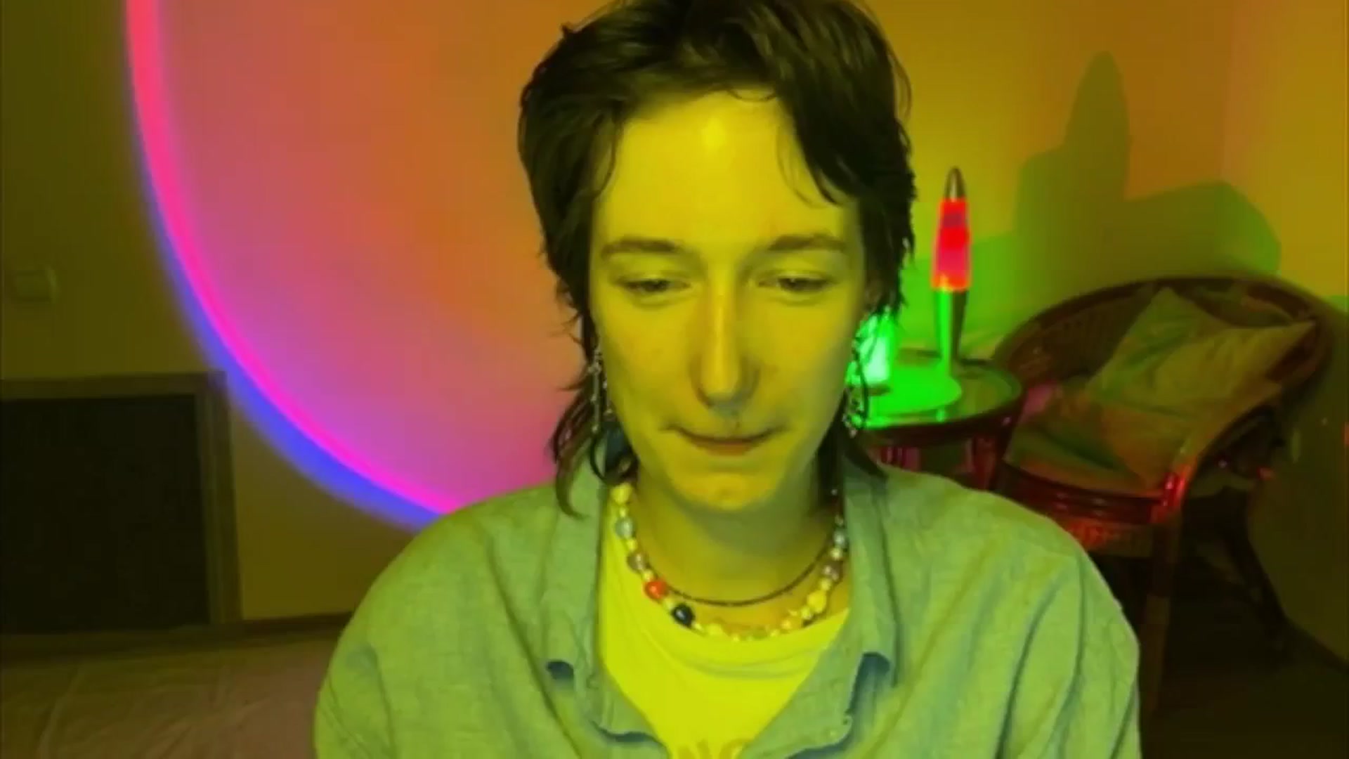 Gallery image thumbnail from LoooneyTunes's myfreecams stream on, 06/16/2025, 17:01 image 16 of 20